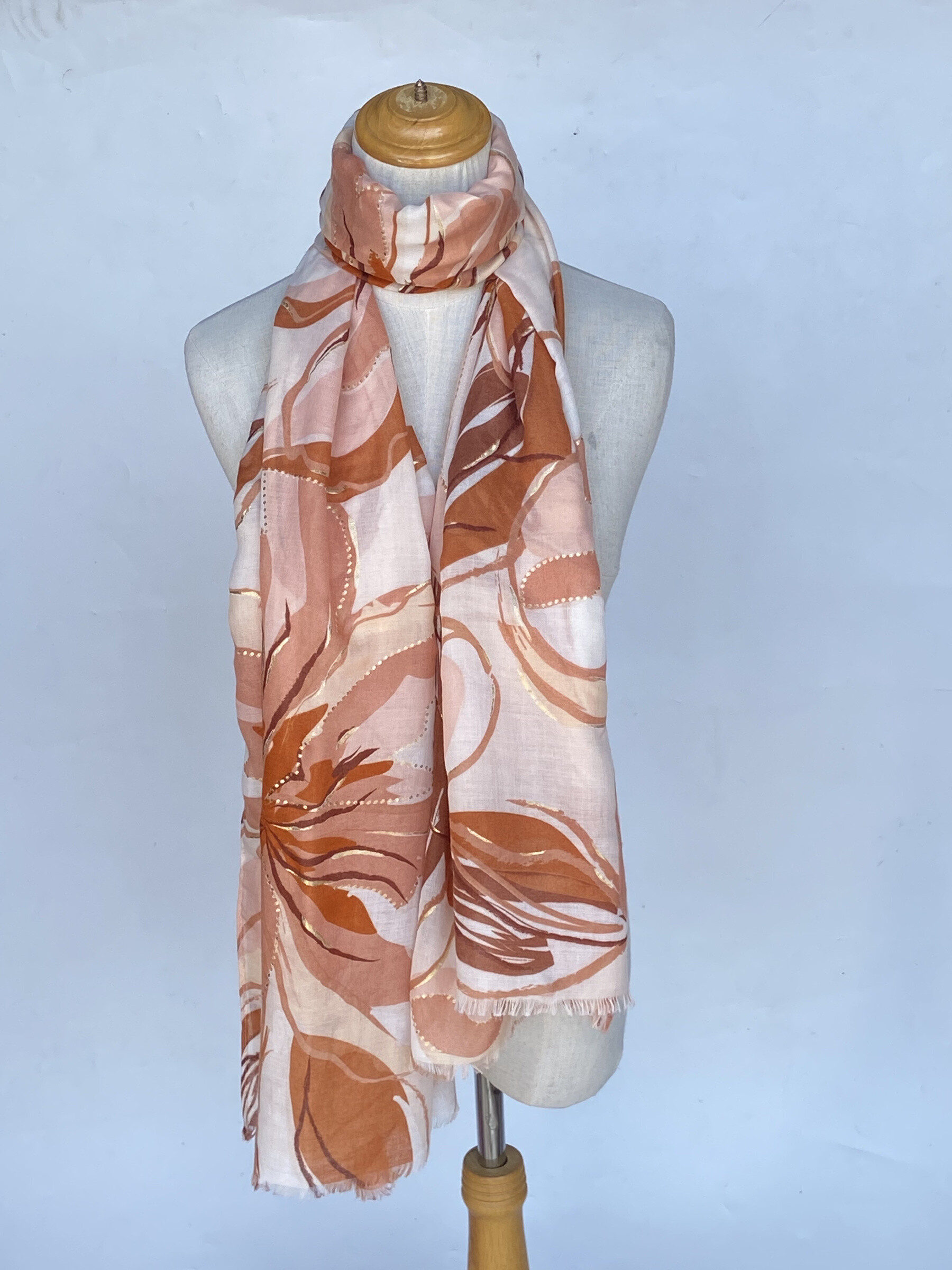 Wholesaler Mac Moda - gold heart print scarf