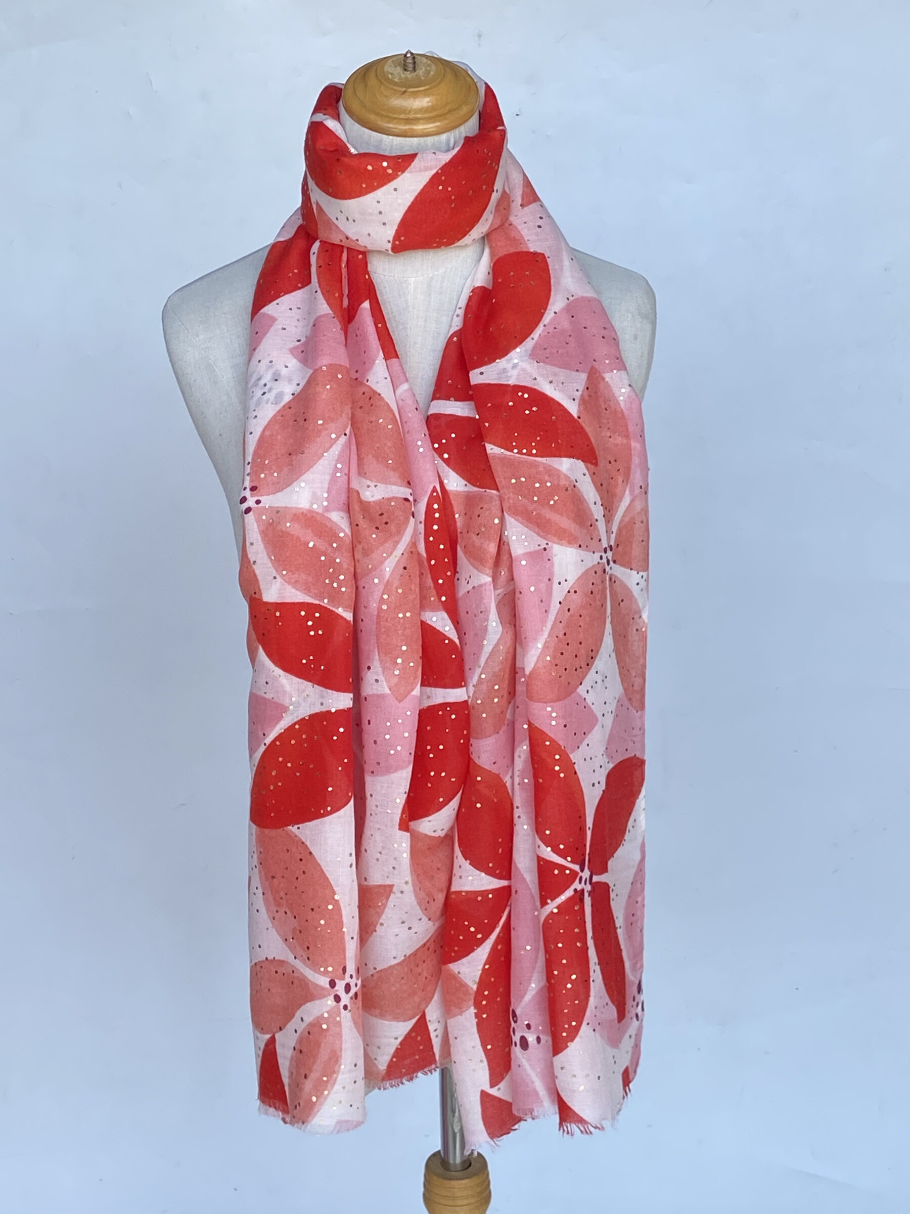 Wholesaler Mac Moda - gold heart print scarf