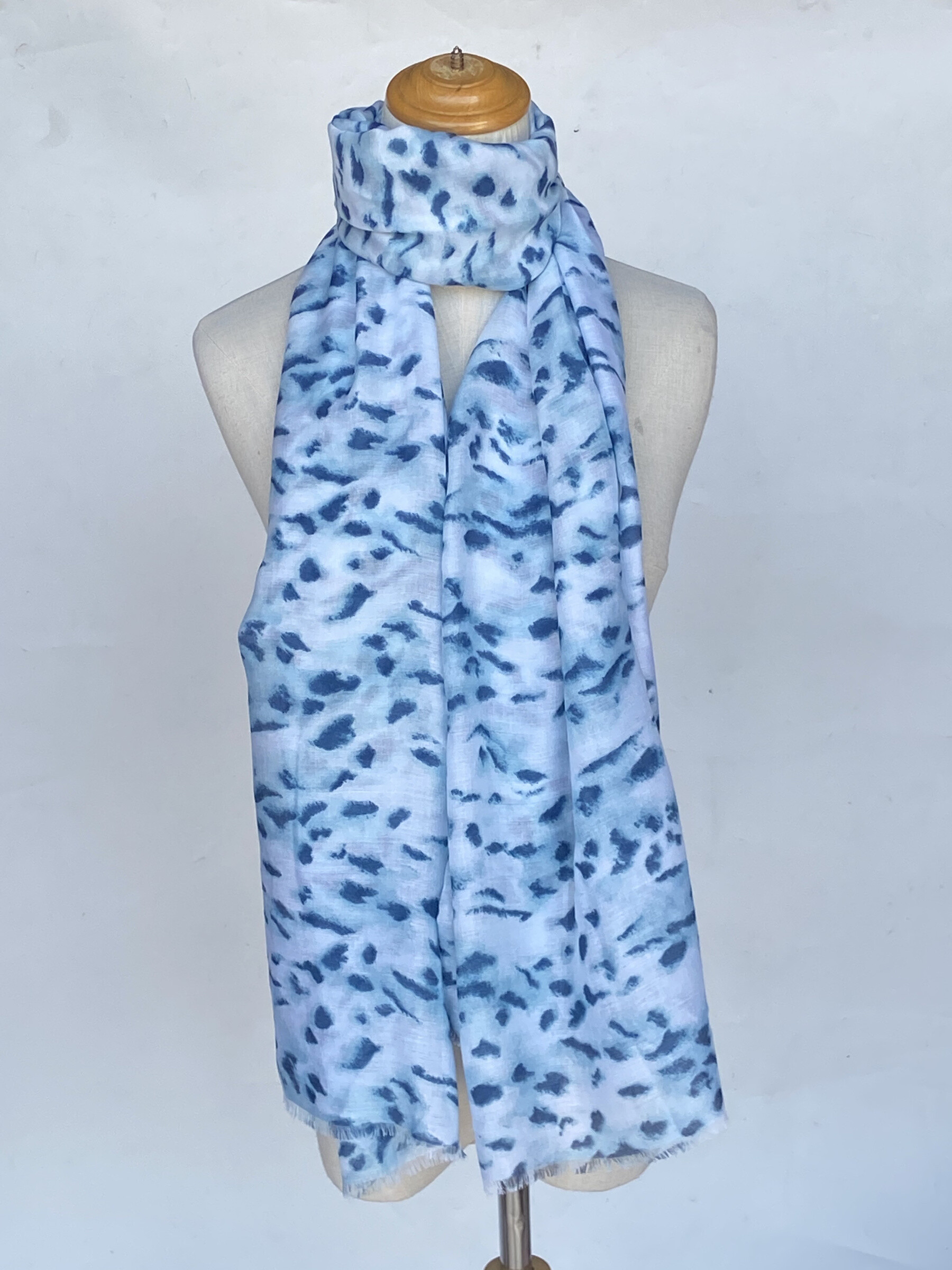 Wholesaler Mac Moda - gold heart print scarf