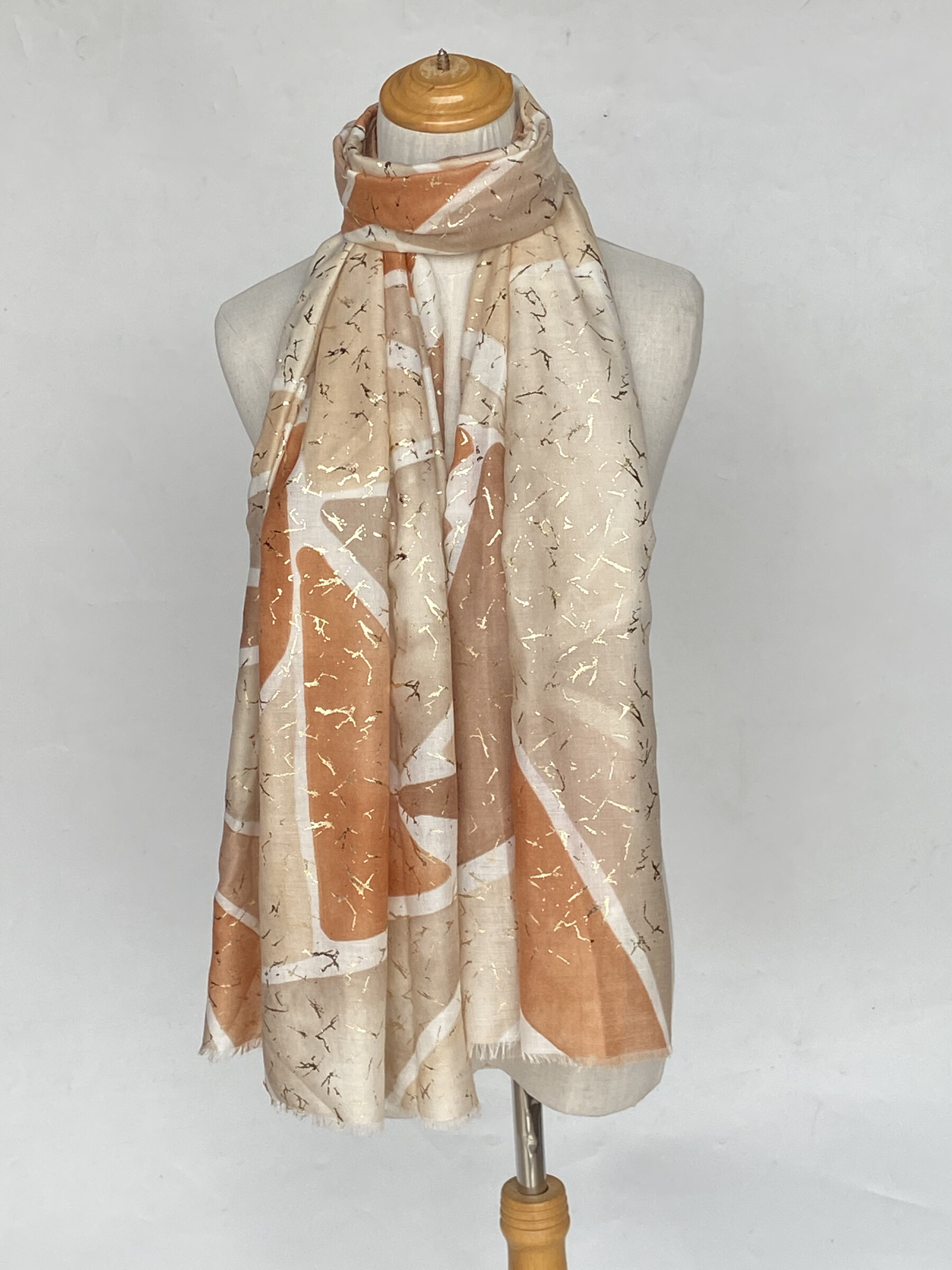 Wholesaler Mac Moda - gold heart print scarf