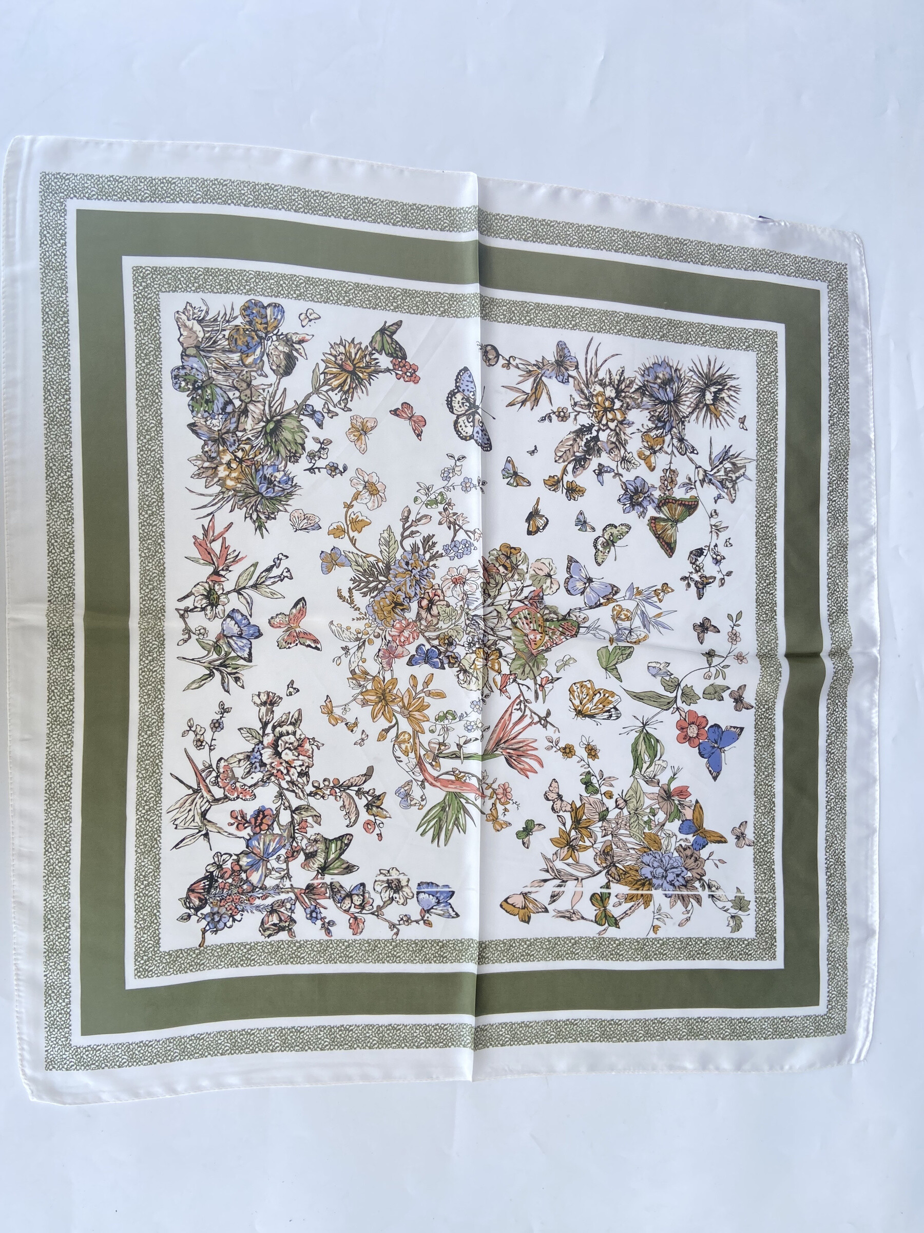 Wholesaler Mac Moda - printed square scarf 70*70cm