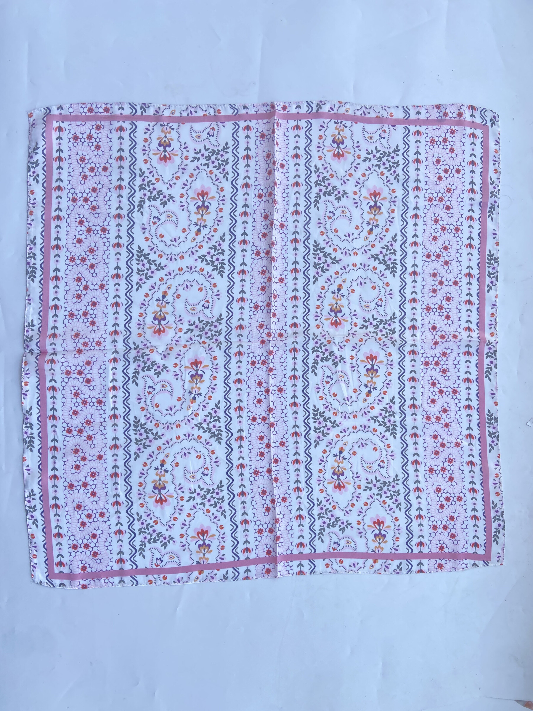 Wholesaler Mac Moda - printed square scarf 70*70cm