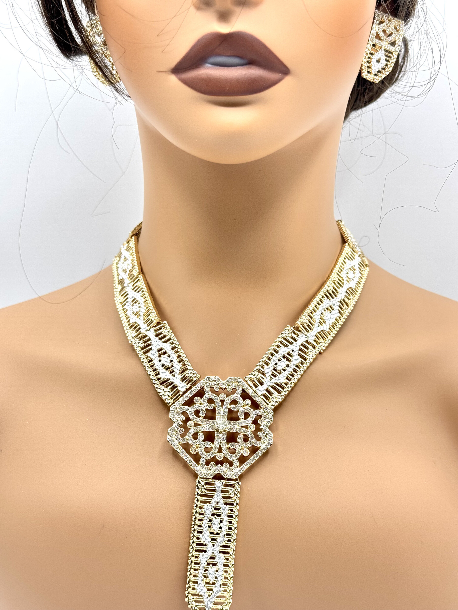 Wholesaler MAD ACCESSORIES - Traditional party for party