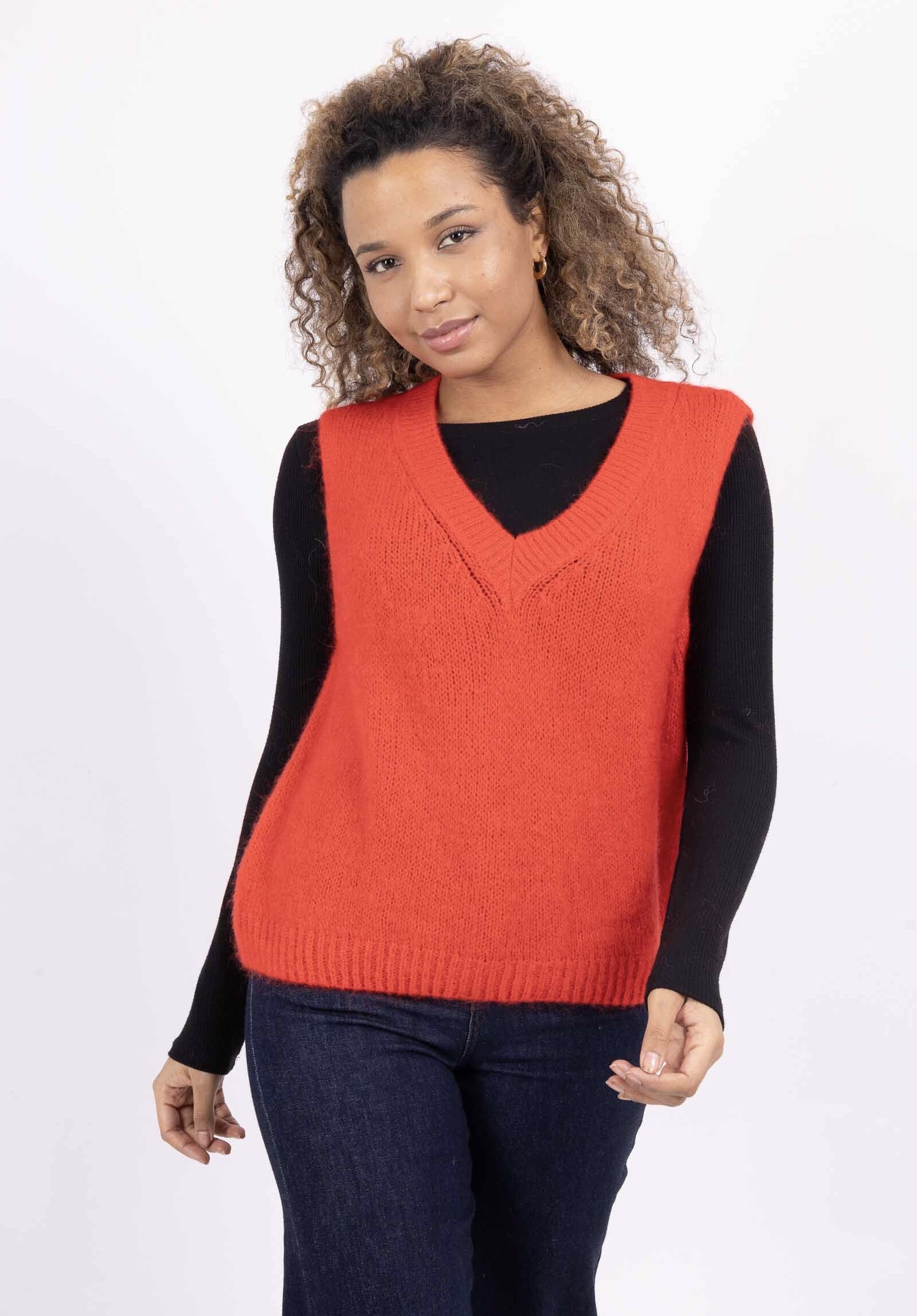 Grossiste Mademoiselle Agnès - Pull sans manche col v 8193