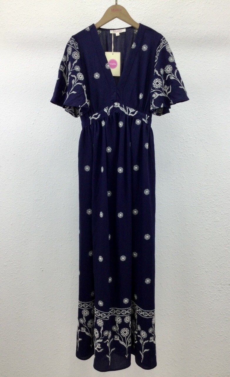 Wholesaler MAELLE - Long dress with short sleeves and embroidered patterns in plus size M1139-5-2332