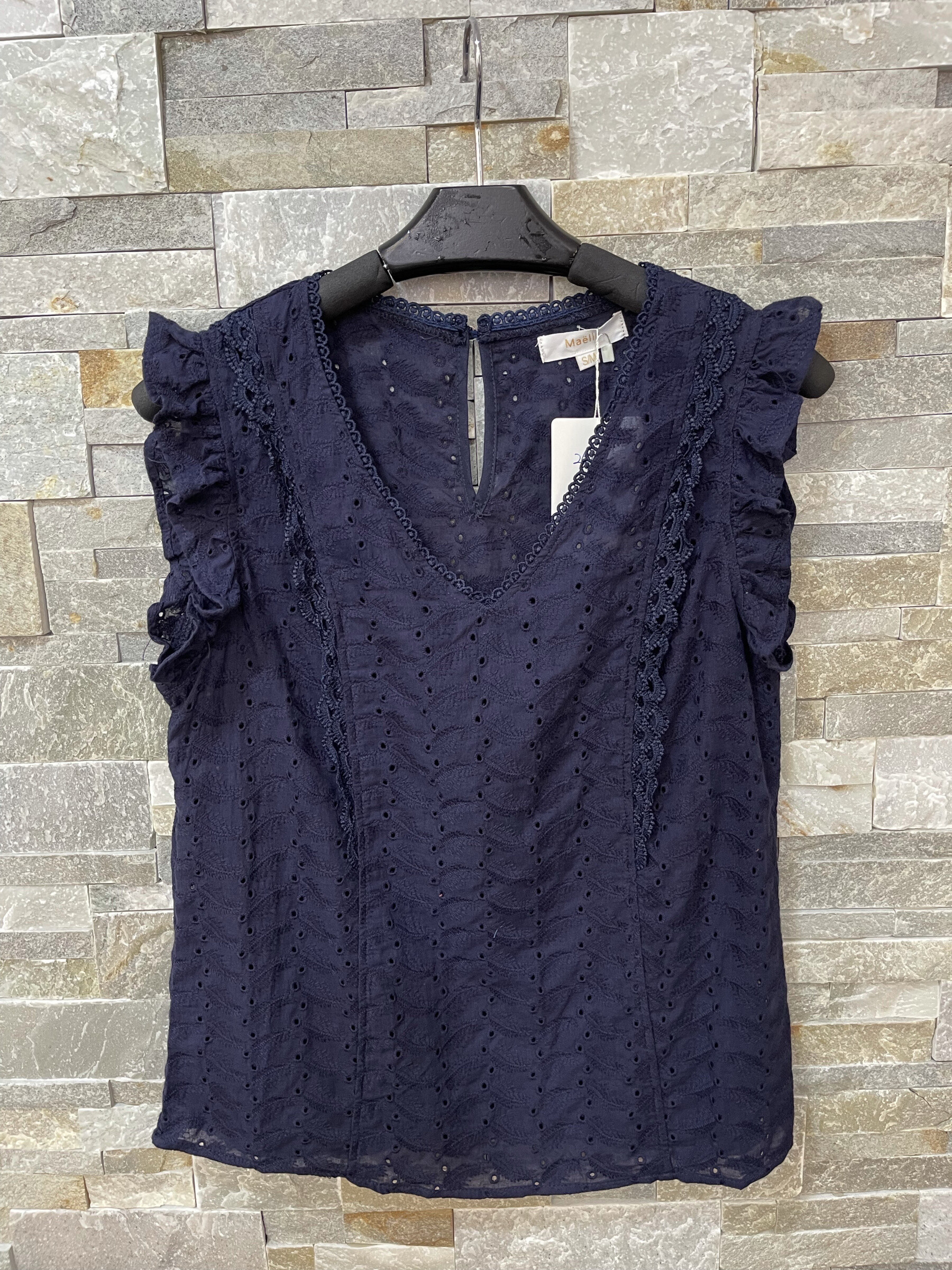 Wholesaler MAELLE - LACE TOP