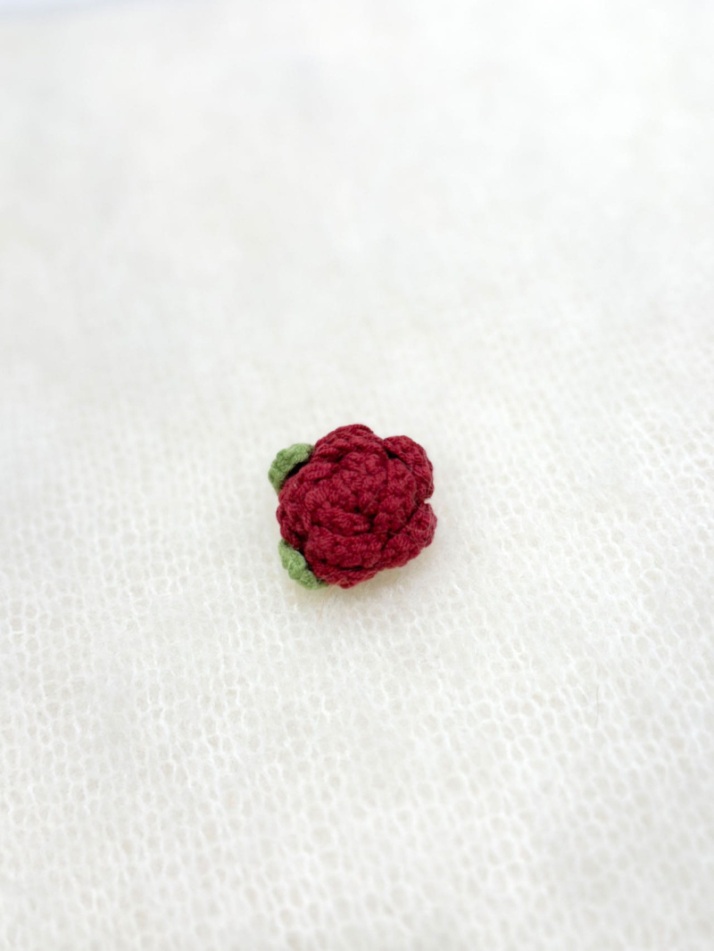 Grossiste Maëlys Paris - Broche Rose en laine coton