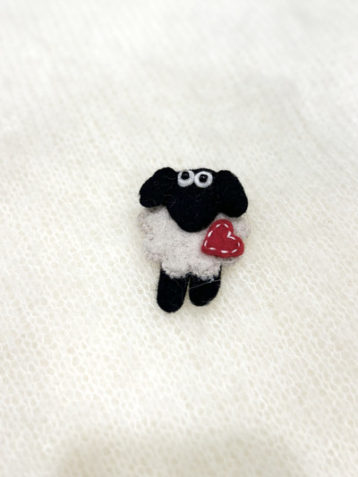 Grossiste Maëlys Paris - Broche mohair en laine en coton Grossiste Maëlys Paris - Broche mohair en laine en coton