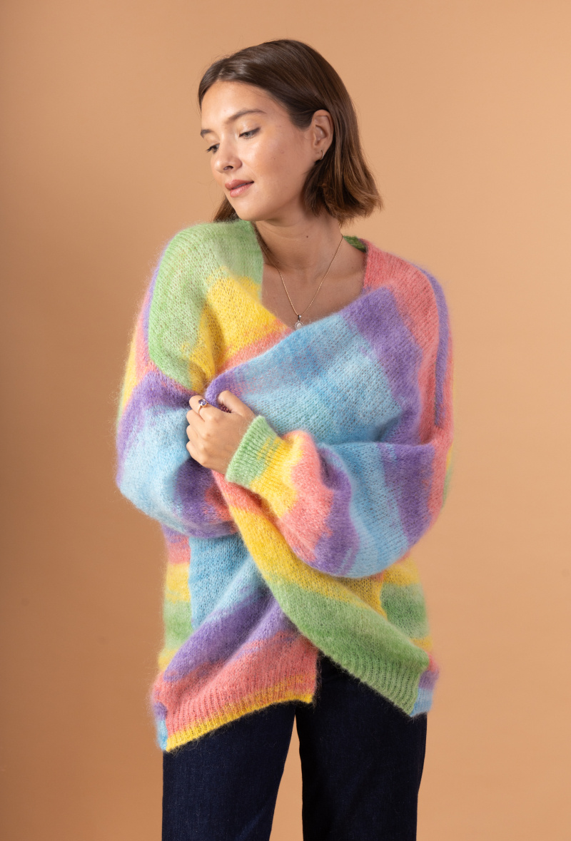 Grossiste Maëlys Paris - Gilet rainbow en 76% fluffy mohair