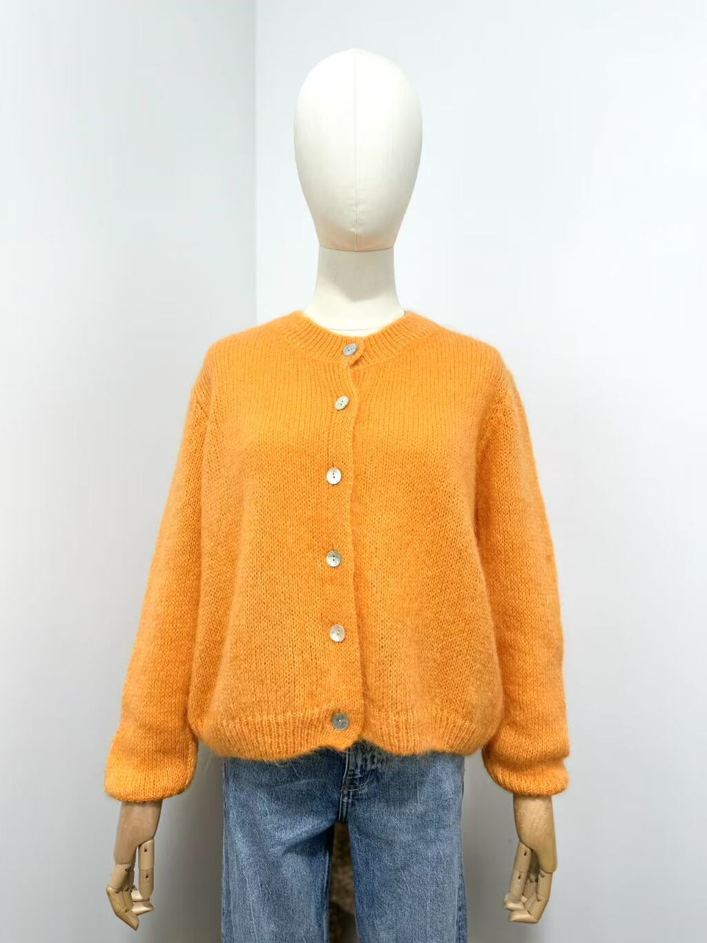 Grossista Maëlys Paris - Cardigan girocollo in mohair 30%.