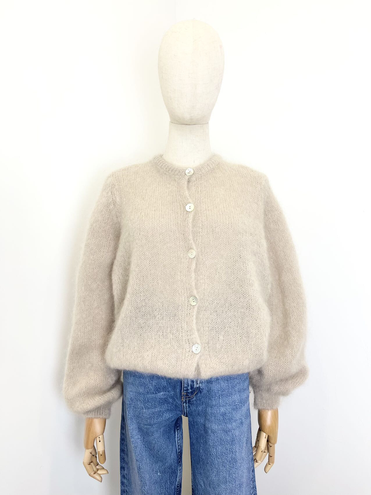 Grossiste Maëlys Paris - Gilet col rond en 76% fluffy mohair