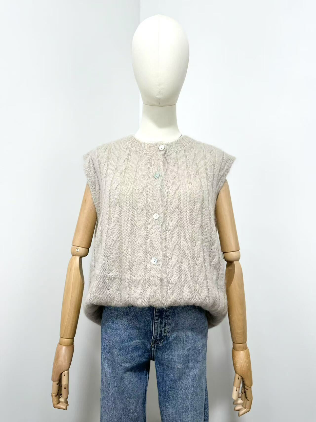 Wholesaler Maëlys Paris - Twisted vest in 30% mohair