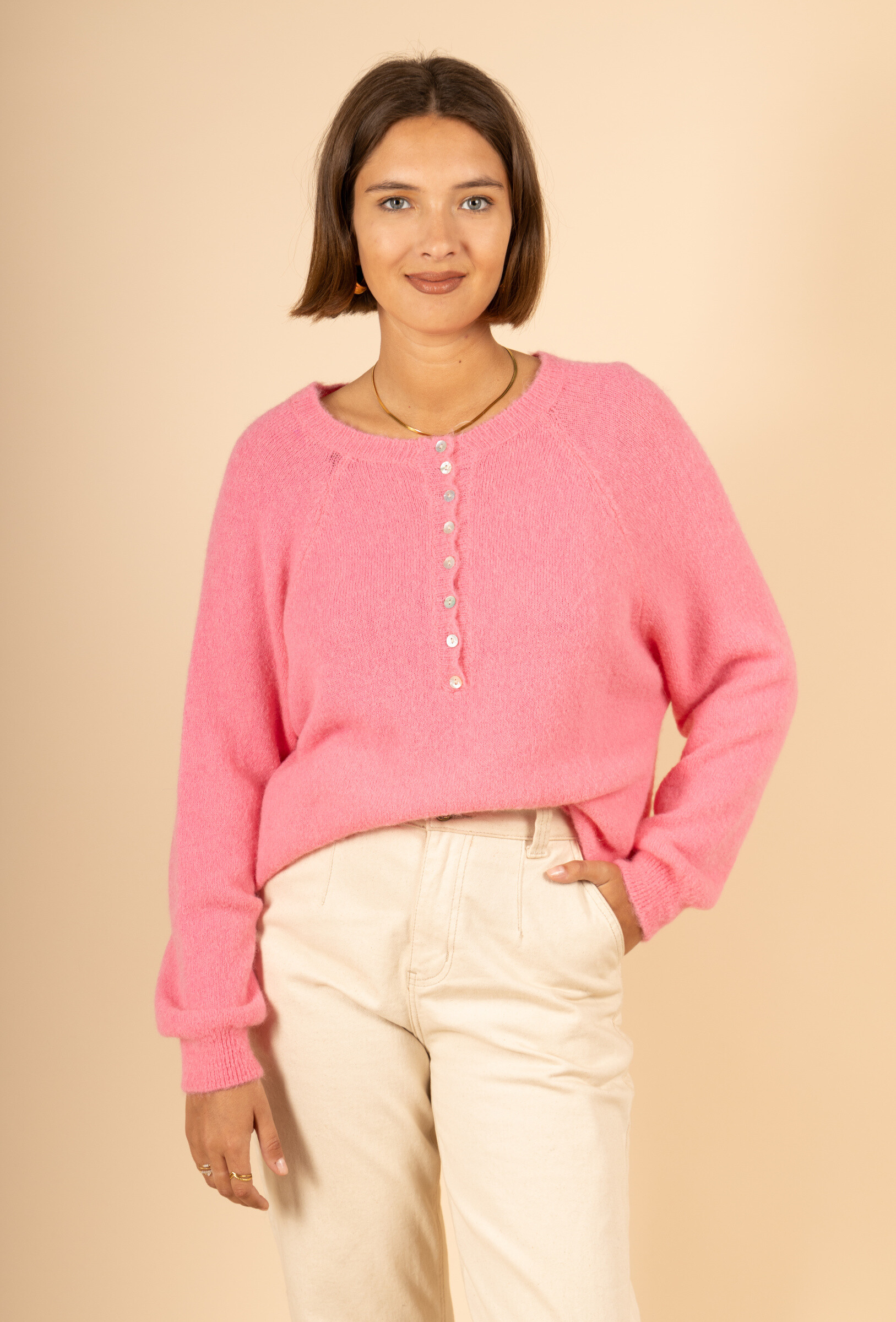 Grossiste Maëlys Paris - Pull col rond boutonnés en 30% baby alpaga