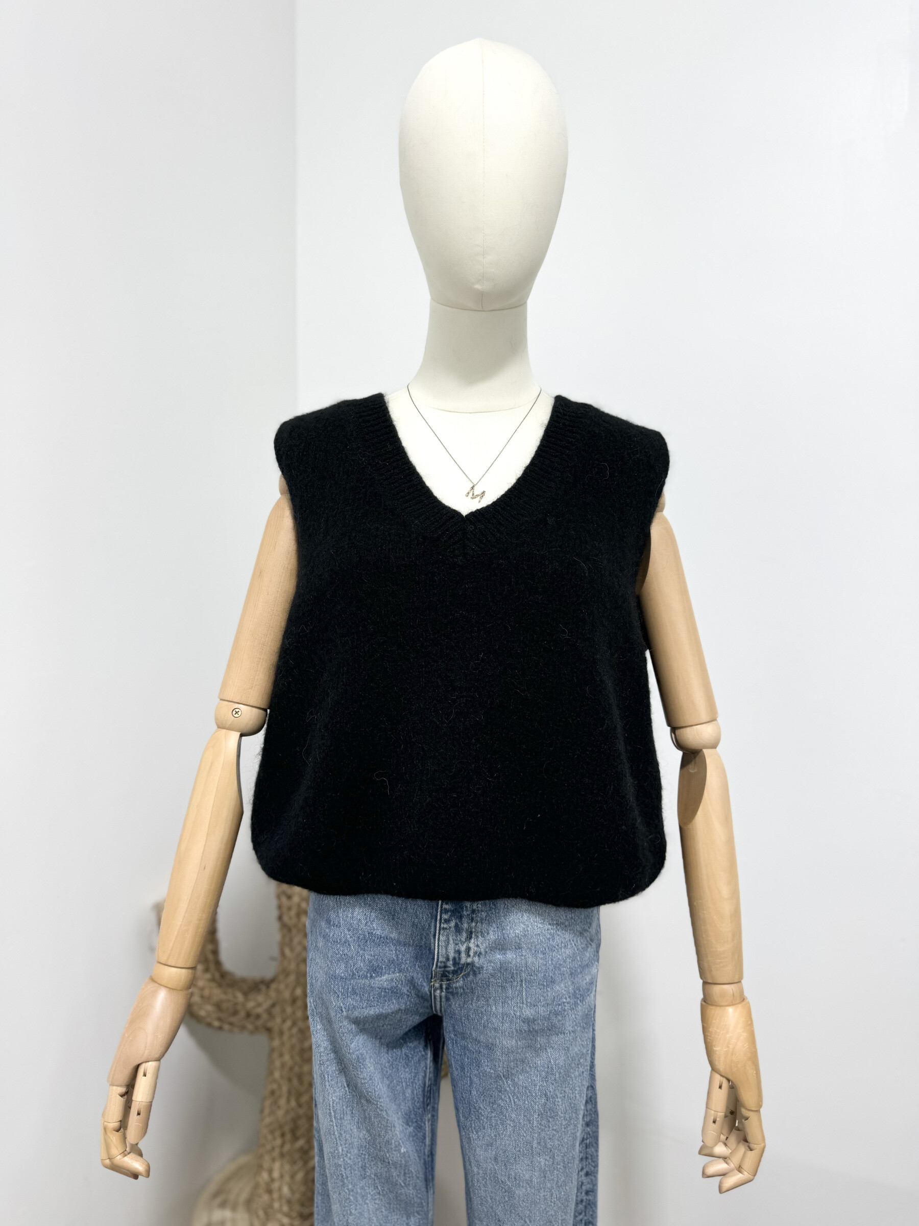 Grossista Maëlys Paris - Maglione smanicato a V in kid mohair