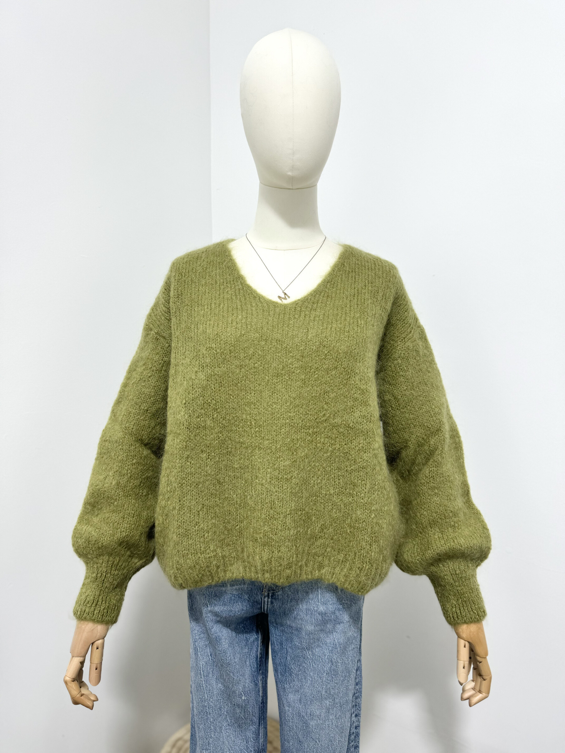 Wholesaler Maëlys Paris - V-neck sweater in 40% kid mohair