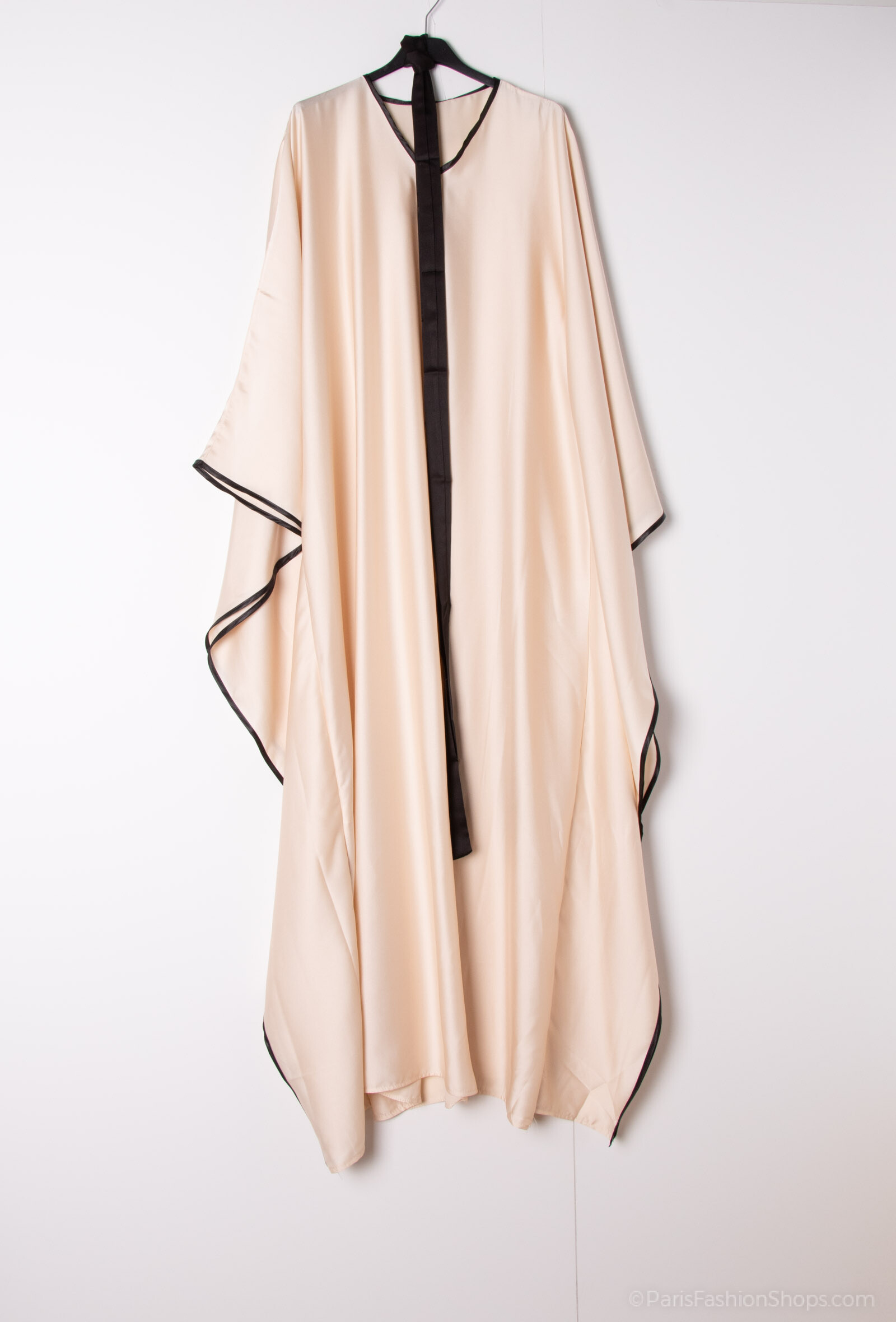 Großhändler Maia H. - Langes Kleid mit Gürtel