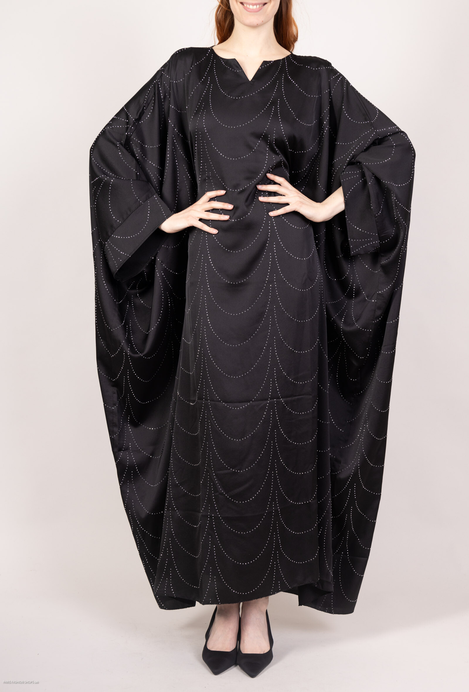 Wholesaler Maia H. - Dress in Strasse