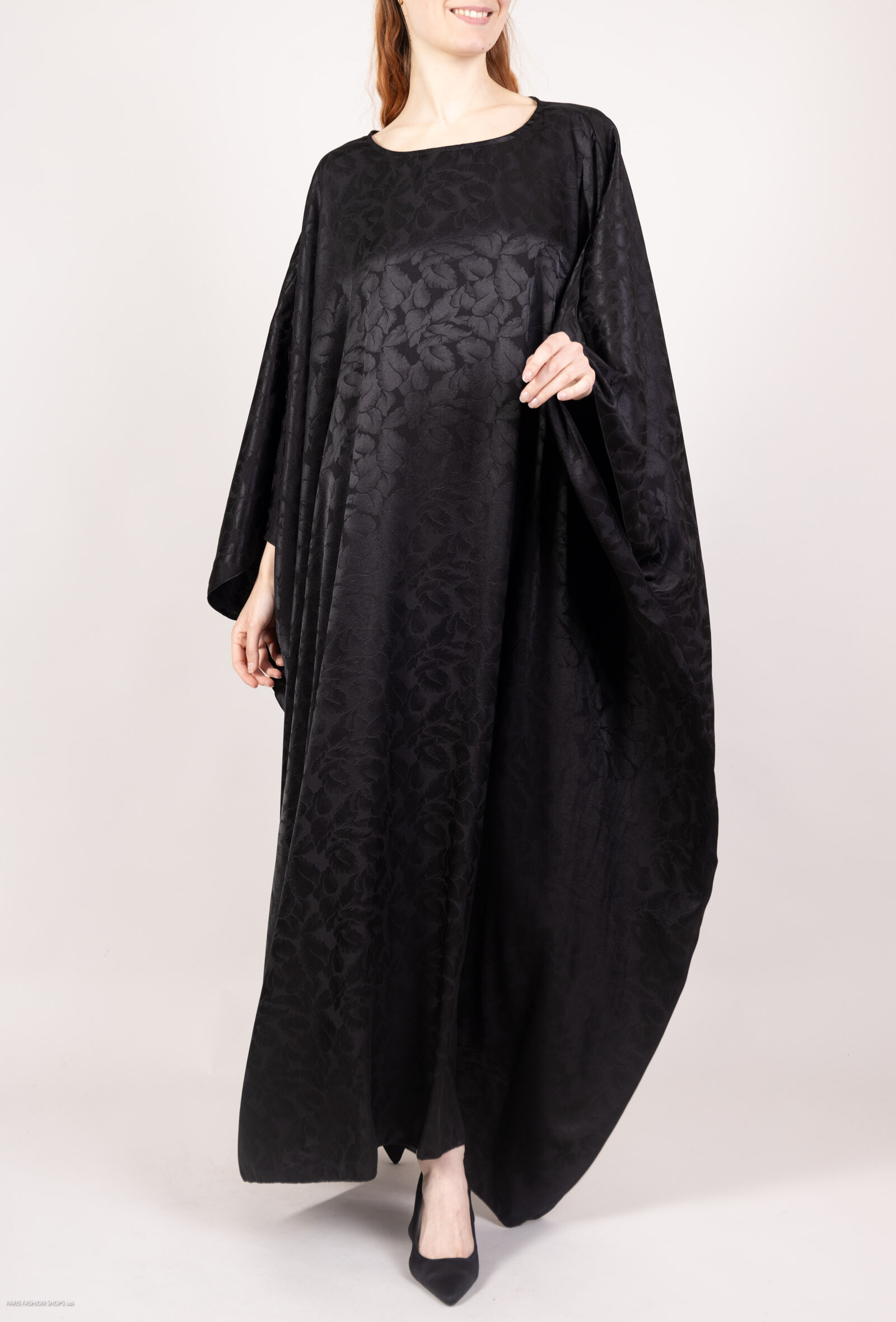 Wholesaler Maia H. - Flower printed satin dress