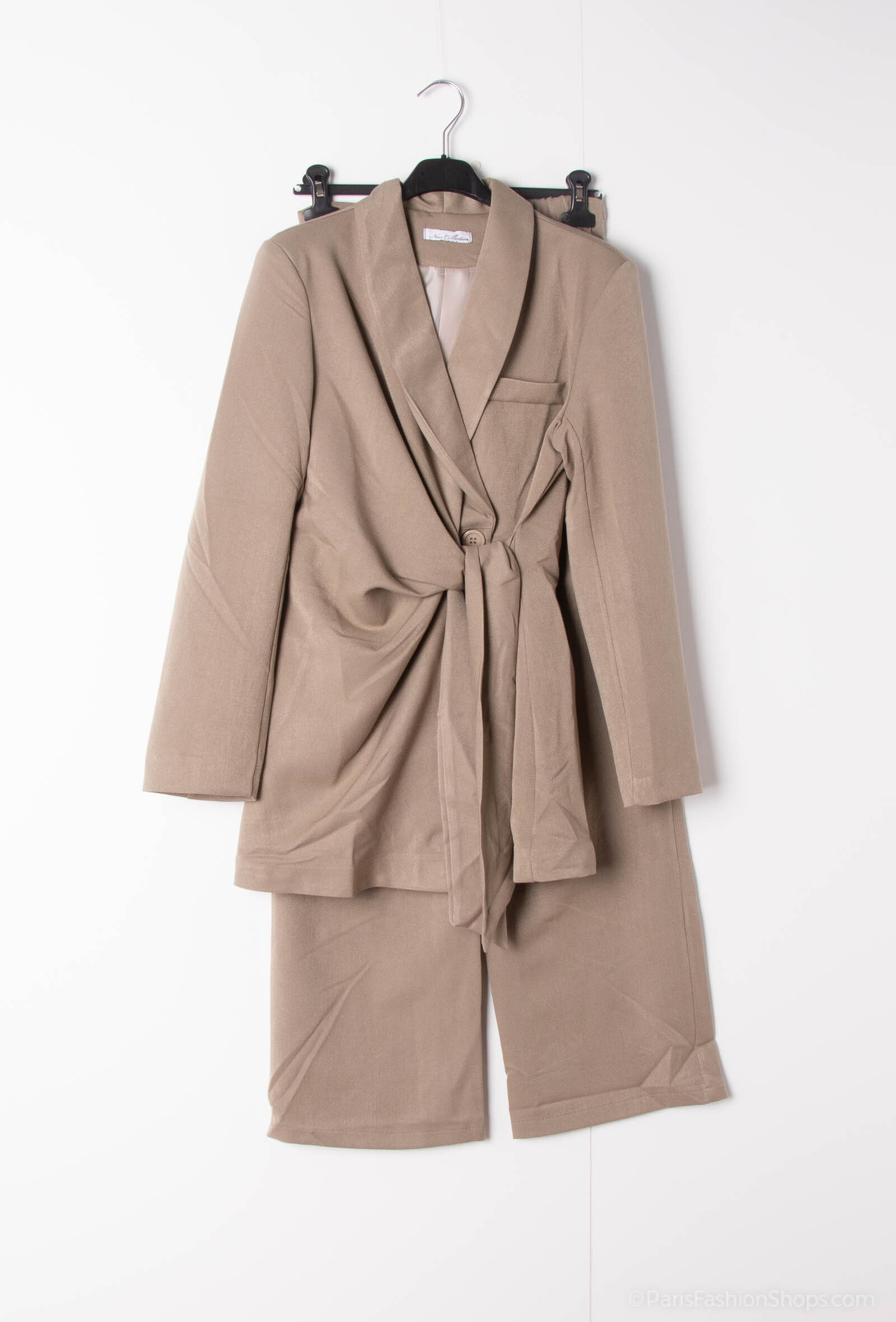 Wholesaler Maia H. - Blazer and pants