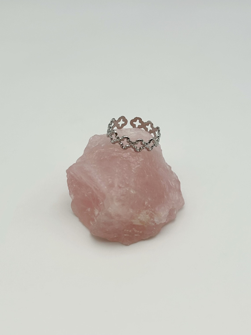 Grossiste MAISON OKAMI - Bague ajourée motif croix en acier inoxydable – Design géométrique raffiné