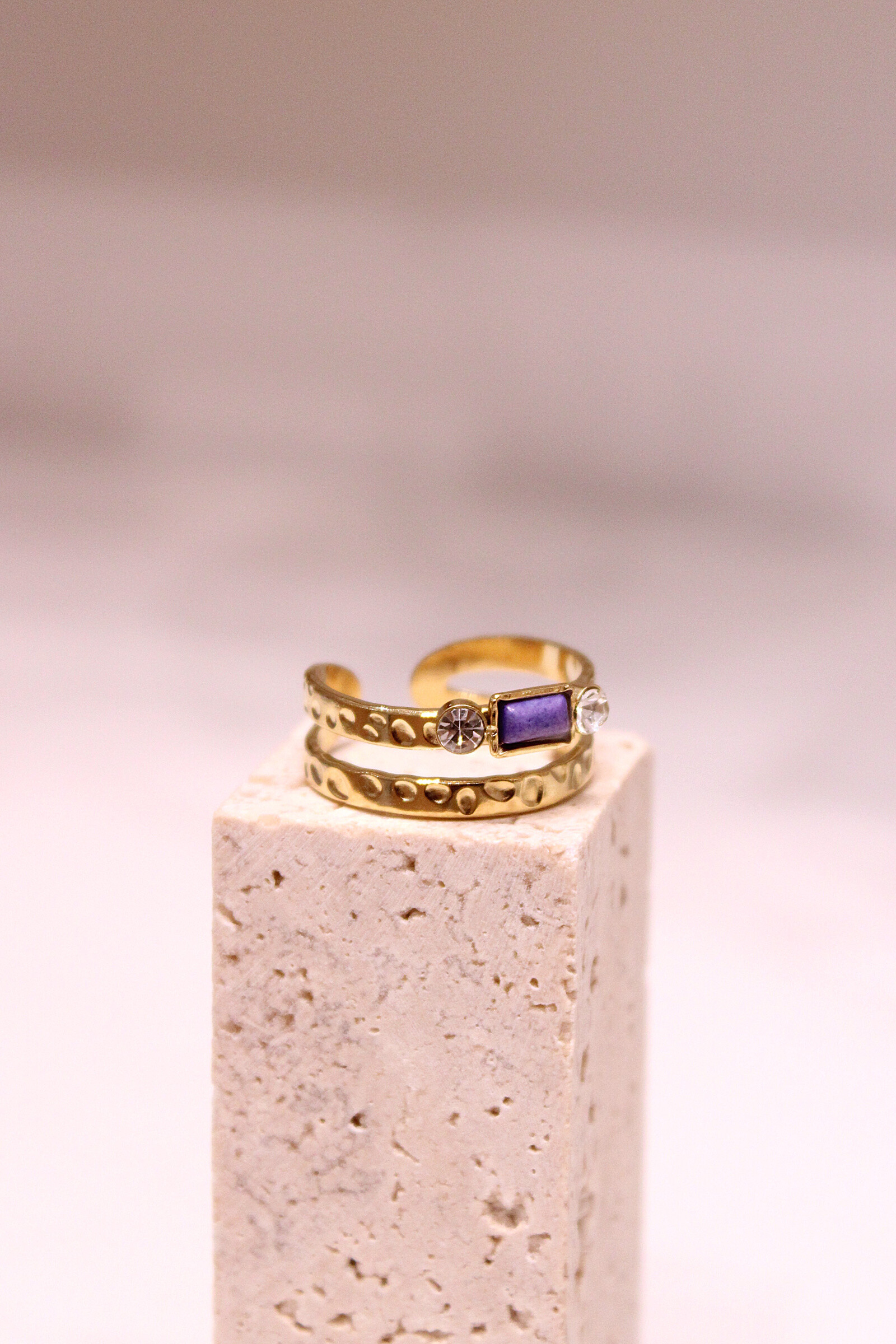 Wholesaler MAISON OKAMI - Golden brass ring with stones - Modern style by Maison Okami