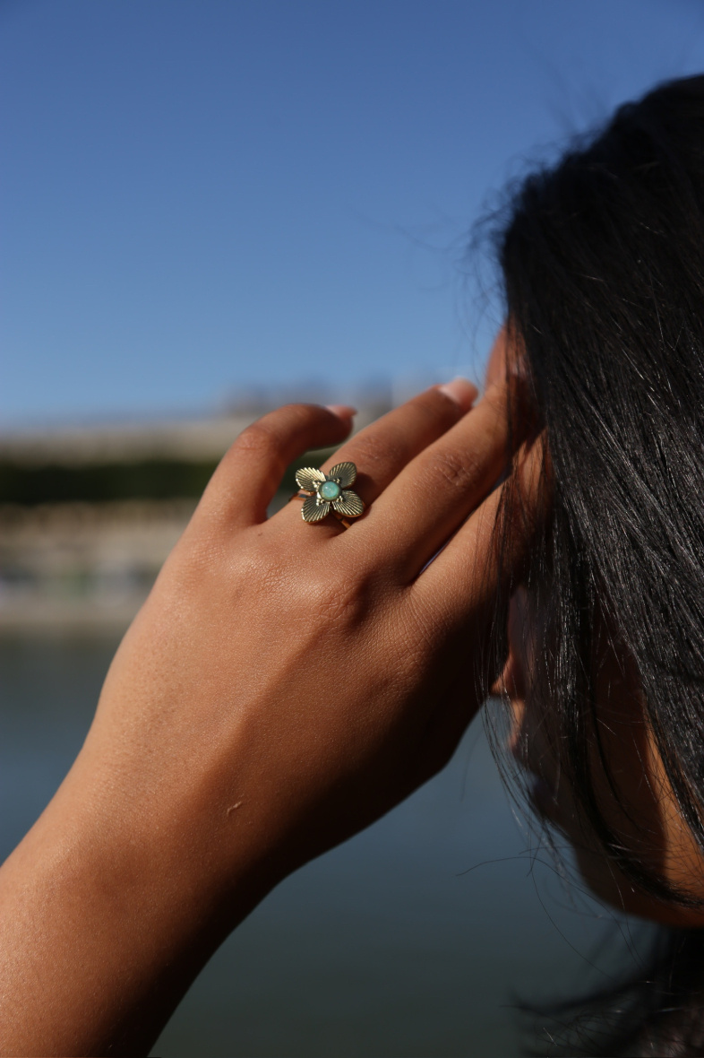 Wholesaler MAISON OKAMI - Gold brass flower pattern ring - Natural style by Maison Okami