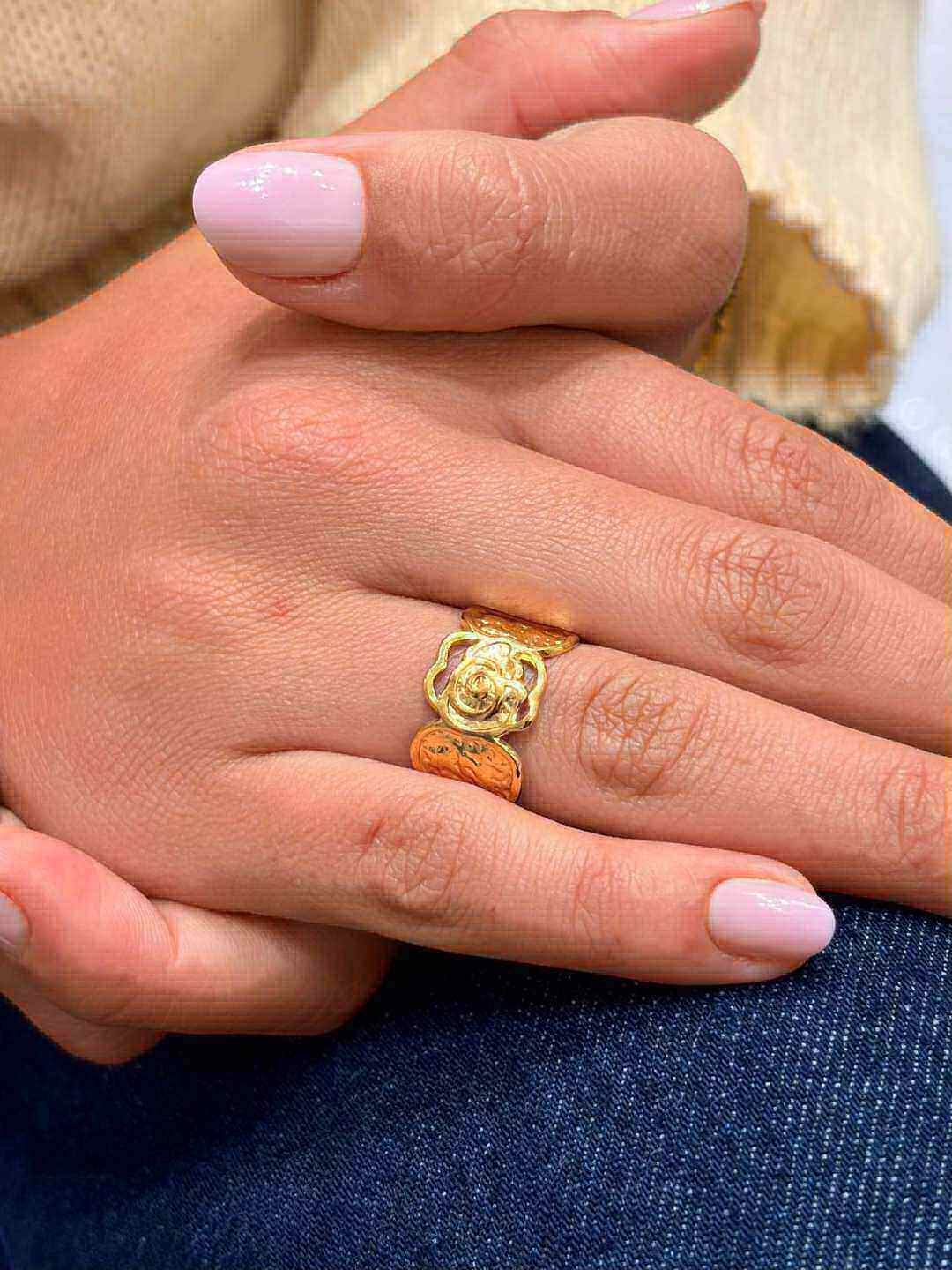 Wholesaler MAISON OKAMI - Stainless steel ring with elegant floral design