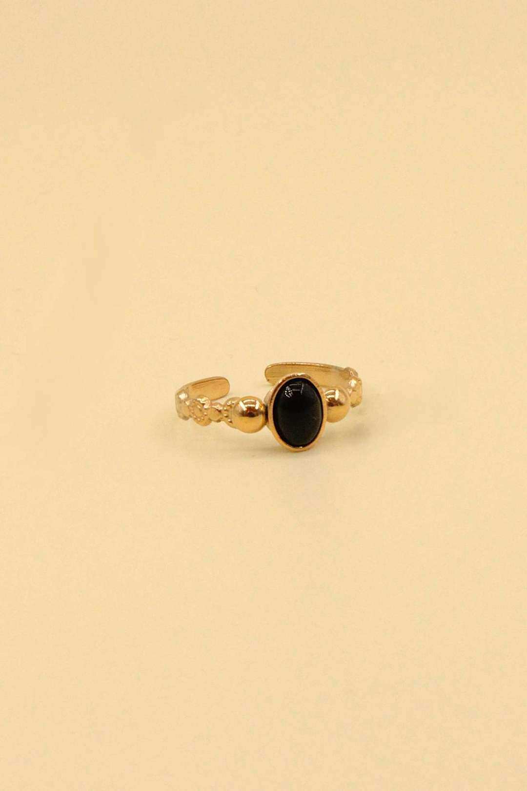 Wholesaler MAISON OKAMI - Oval-shaped natural stone ring