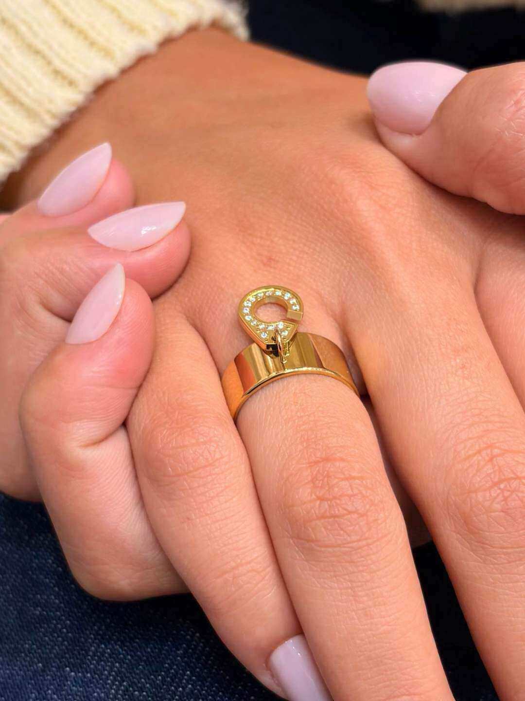 Wholesaler MAISON OKAMI - Stainless Steel Ring with Elegant Design and Convenient Clasp