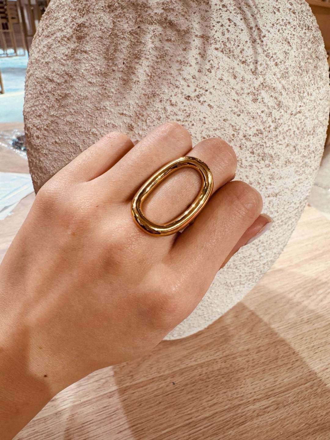 Grossiste MAISON OKAMI - Bague Ovale en Acier Inoxydable au Design Élégant