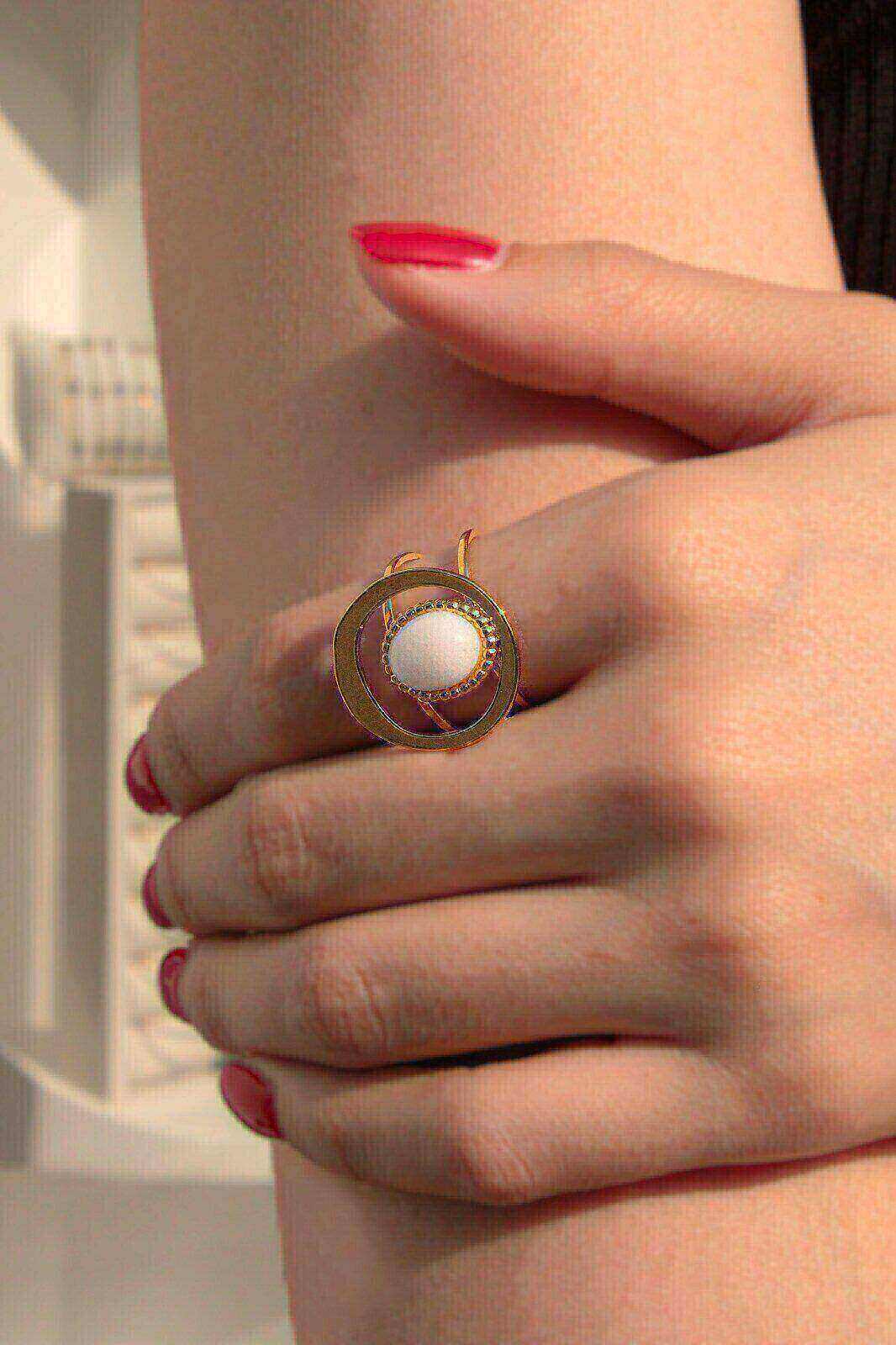 Grossiste MAISON OKAMI - Bague ronde avec motif élégant et pierre naturelle