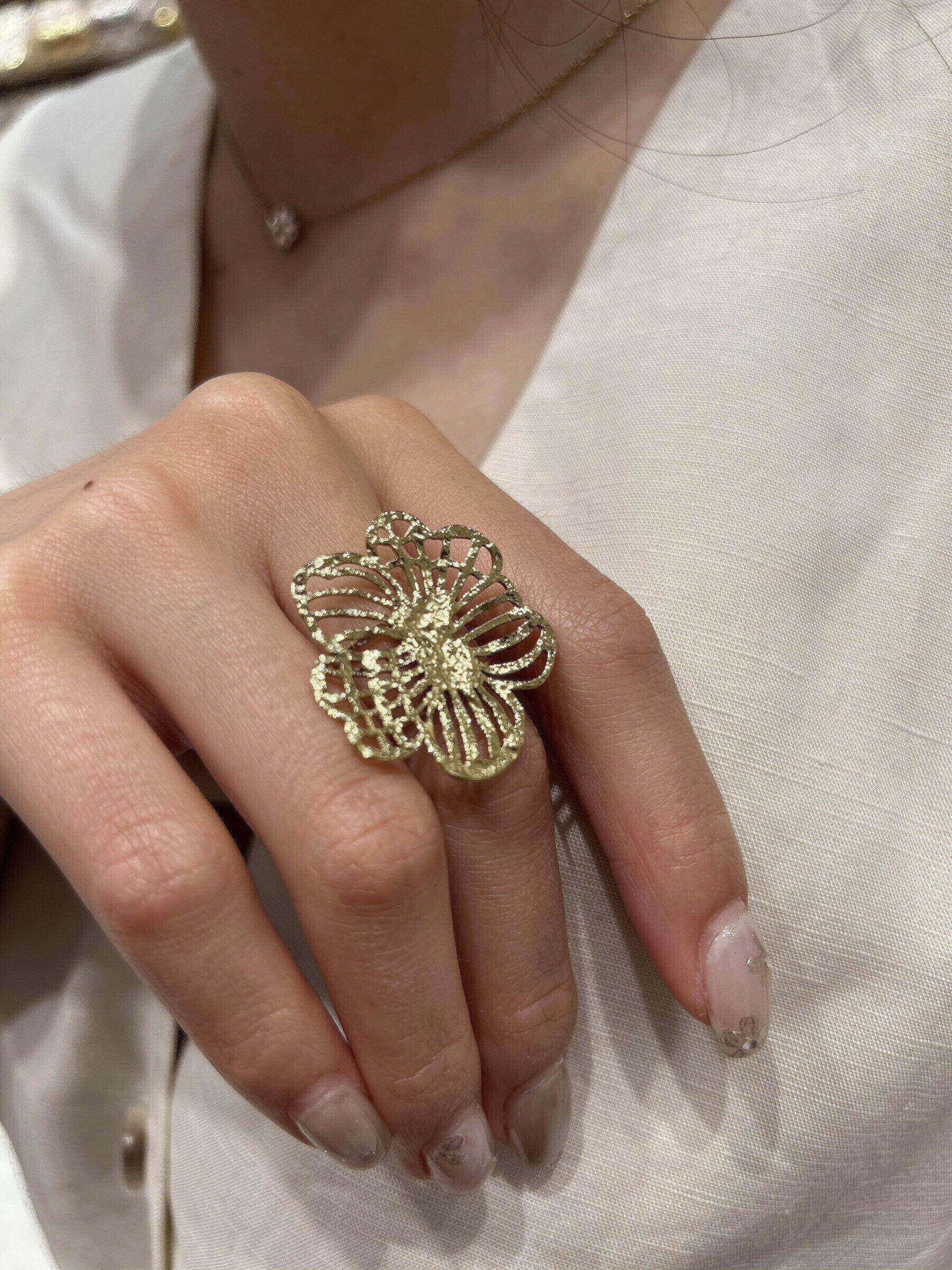 Grossiste MAISON OKAMI - Bague fleur ajourée en acier inoxydable