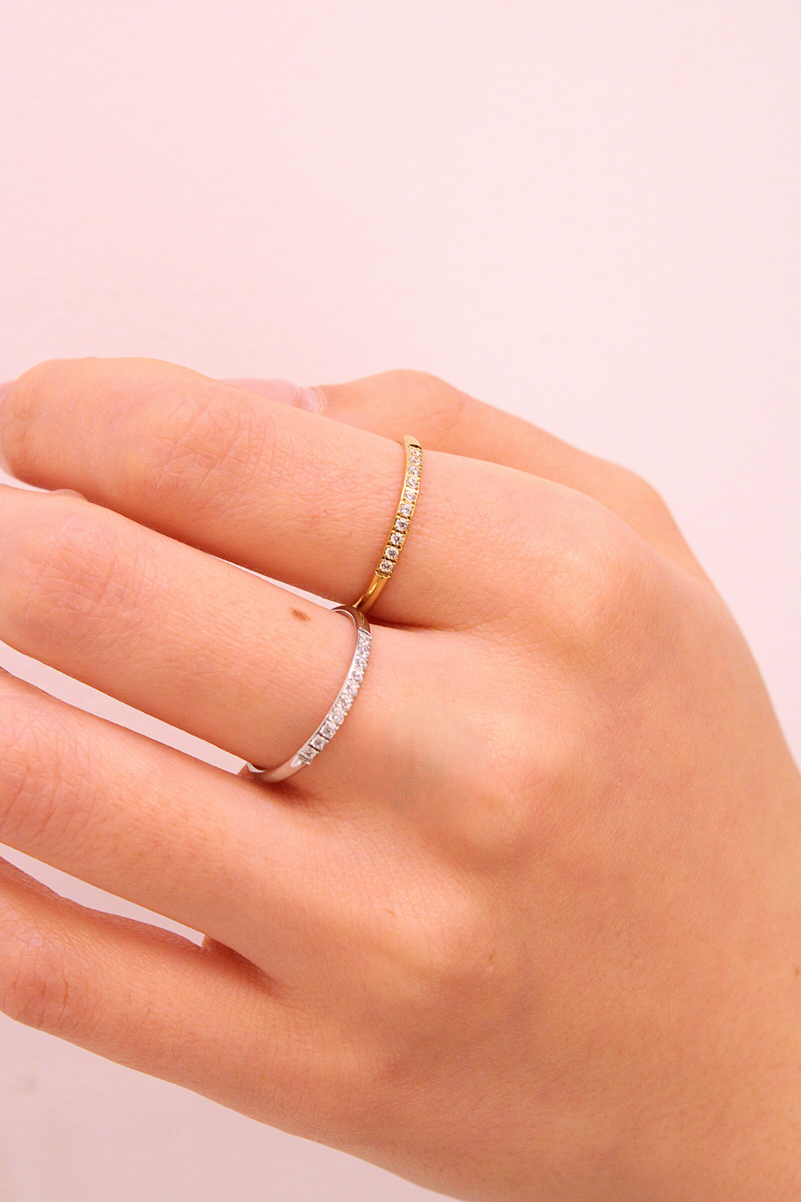 Grossista MAISON OKAMI - Anello Eterno con Dettagli Brillanti - Maison Okami