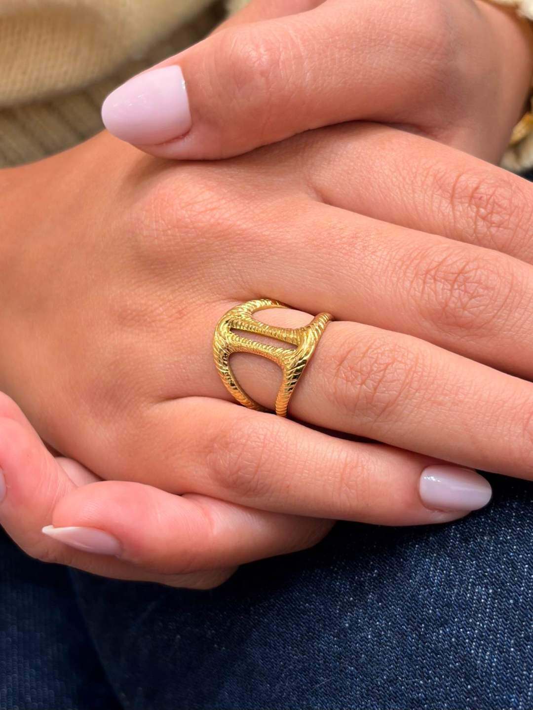 Grossiste MAISON OKAMI - Bague en Acier Inoxydable au Design Élégant et Raffiné