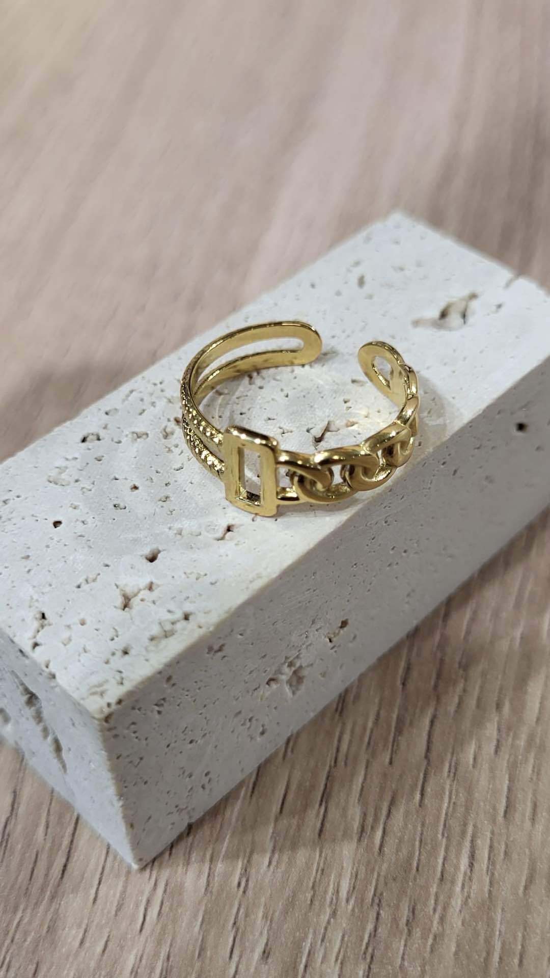 Wholesaler MAISON OKAMI - Stainless Steel Ring with Chain Details