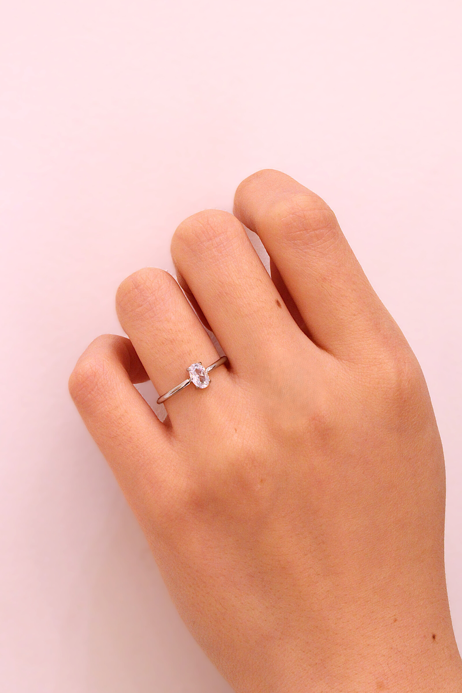 Großhändler MAISON OKAMI - Dünner Ring mit ovalem Zirkon aus Edelstahl