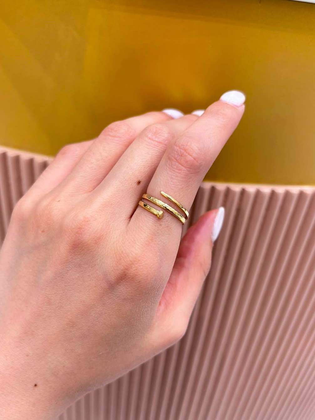 Mayorista MAISON OKAMI - Anillo espiral texturizado de acero inoxidable Mayorista MAISON OKAMI - Anillo espiral texturizado de acero inoxidable
