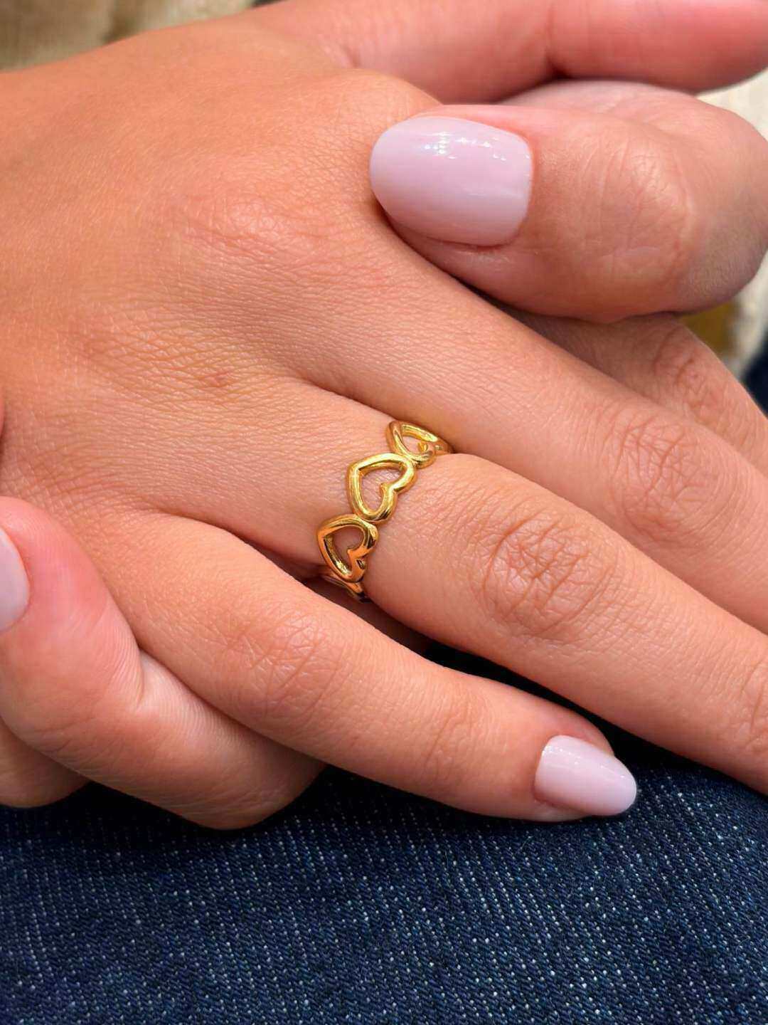 Grossiste MAISON OKAMI - Bague en Acier Inoxydable à Motif Cœurs