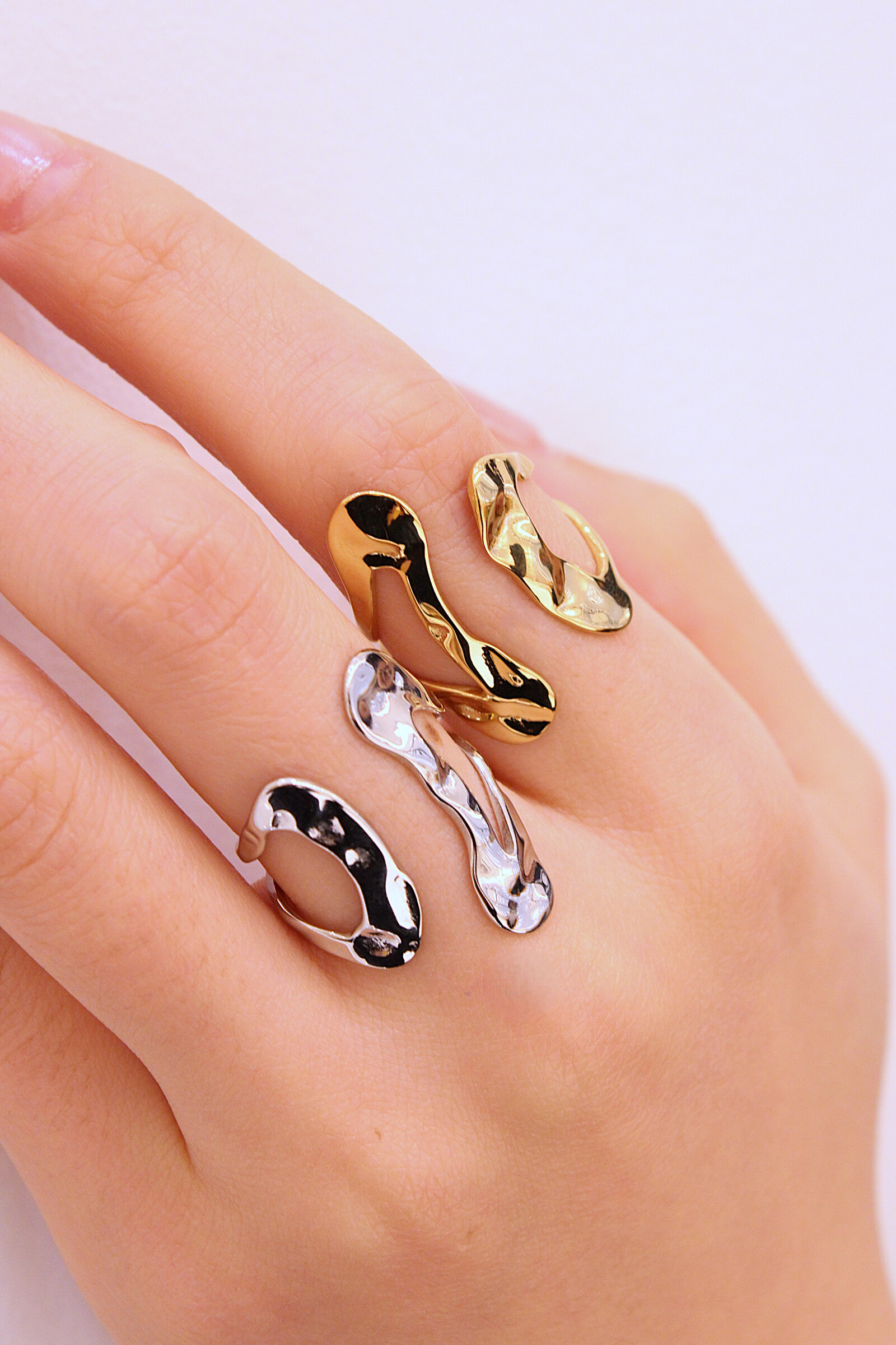 Grossiste MAISON OKAMI - Bague martelée ouverte – Style unique et moderne