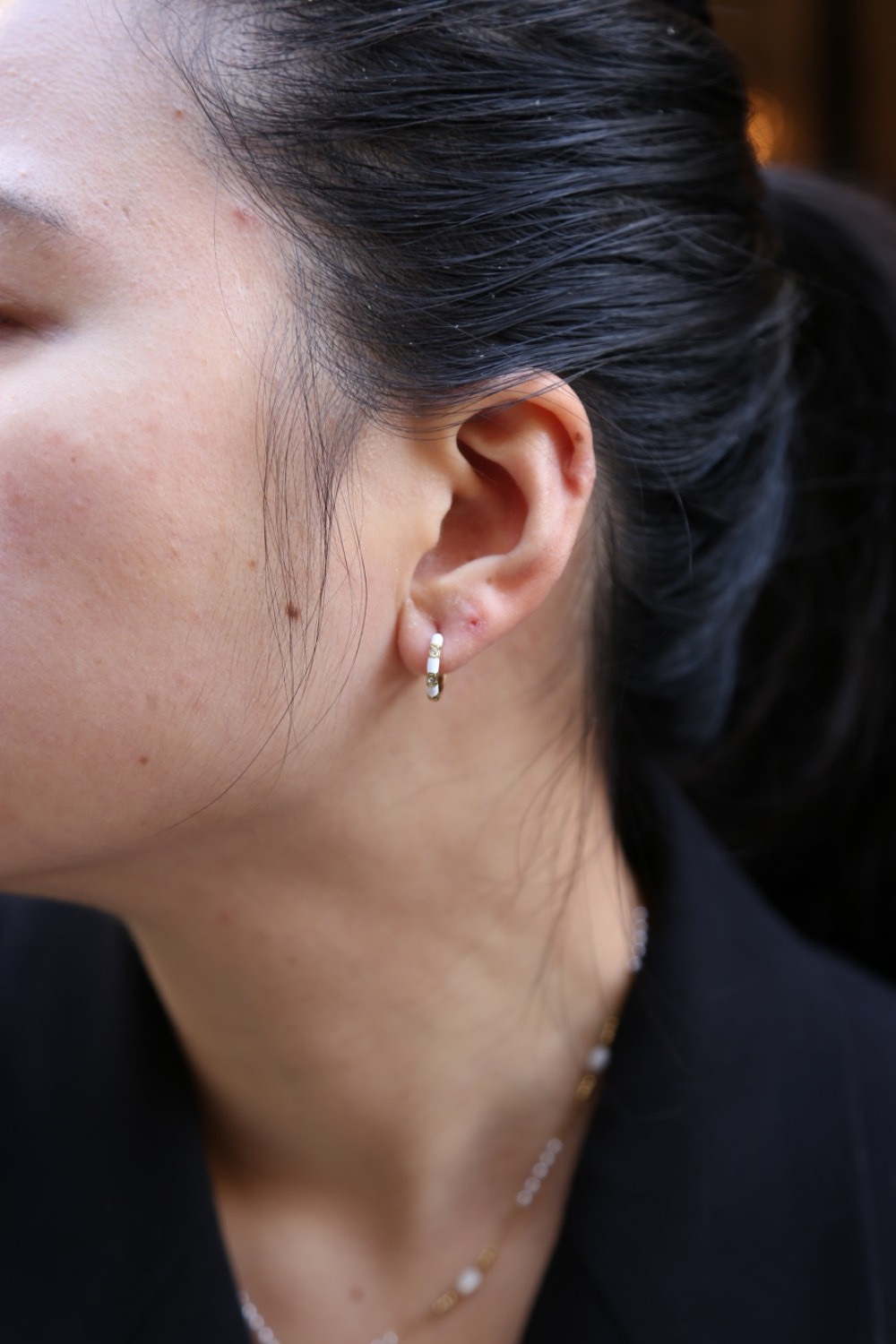 Grossiste MAISON OKAMI - Boucles d’oreilles créoles minimalistes en Zirconium
