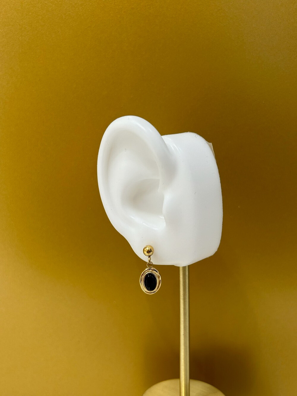 Grossiste MAISON OKAMI - Boucles d’oreilles pendantes ovales avec pierre sertie