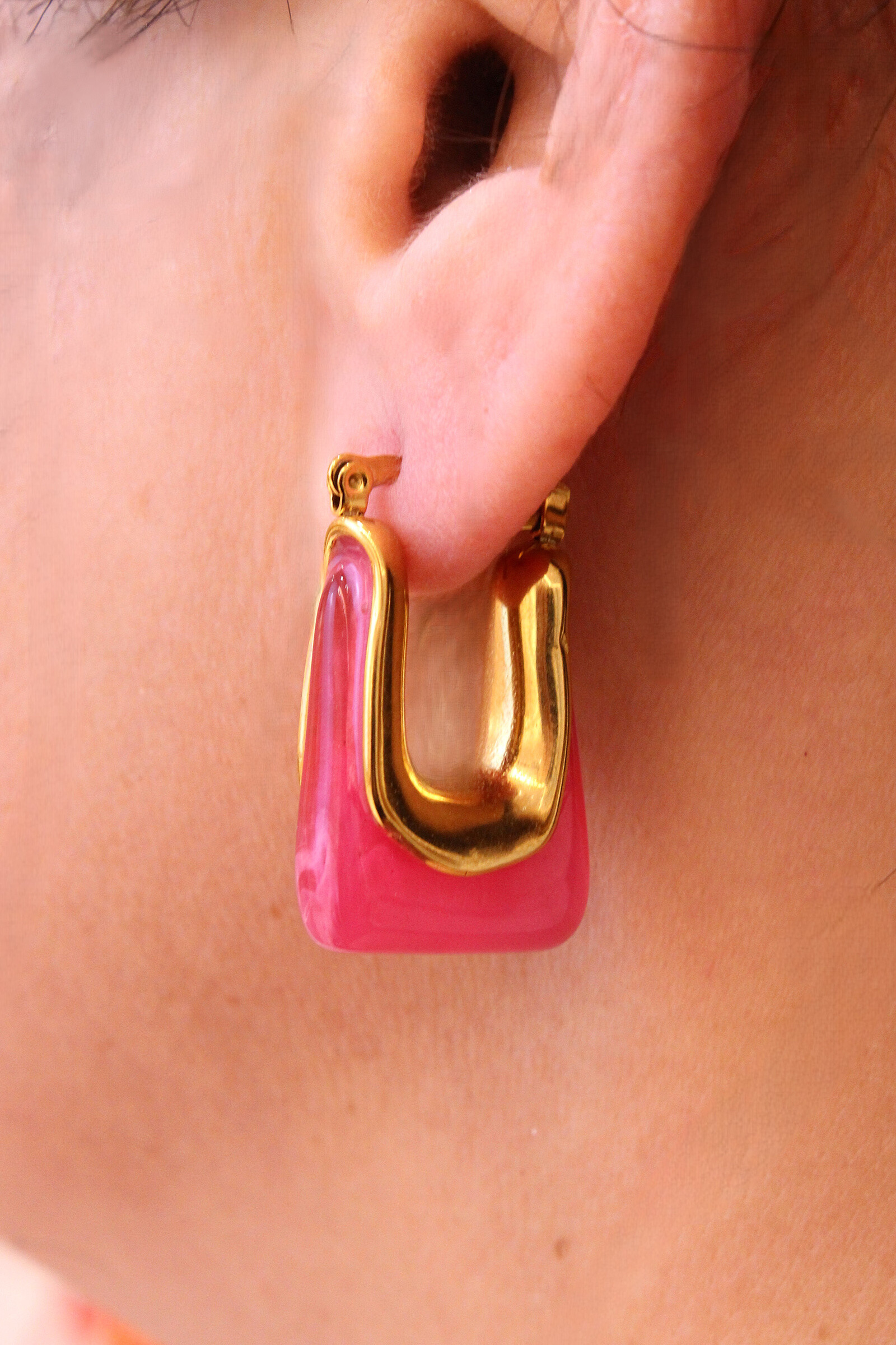 Grossiste MAISON OKAMI - Boucles d’oreilles géométriques en résine