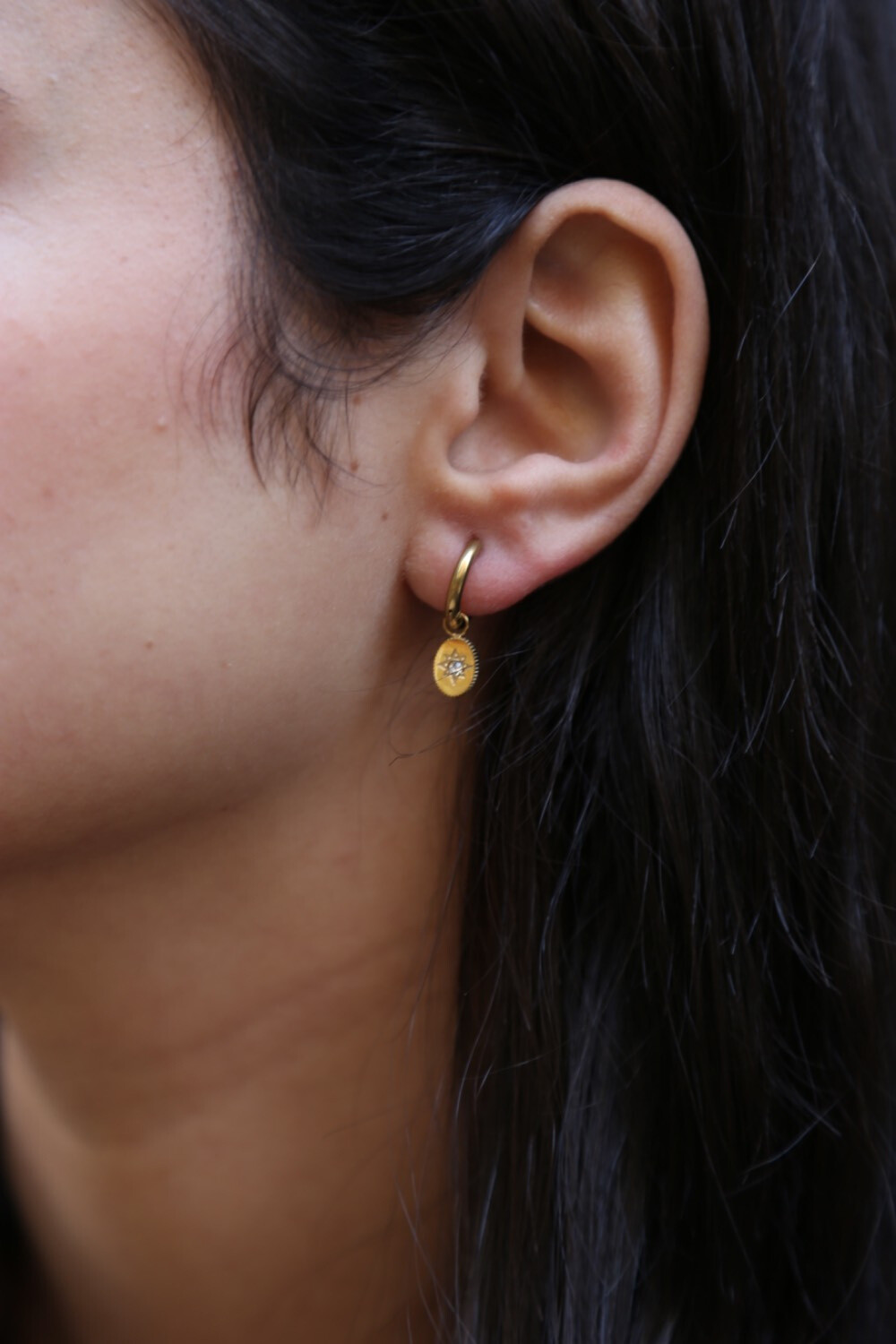 Grossiste MAISON OKAMI - Boucles d’oreilles médaillon étoile incrustée