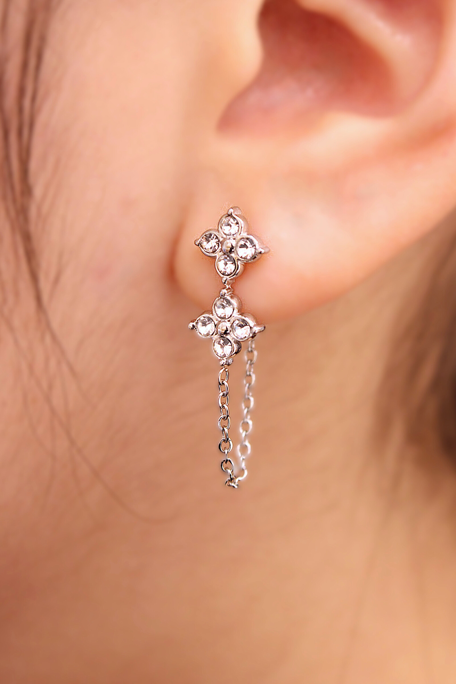 Wholesaler MAISON OKAMI - Flower-shaped dangling earrings