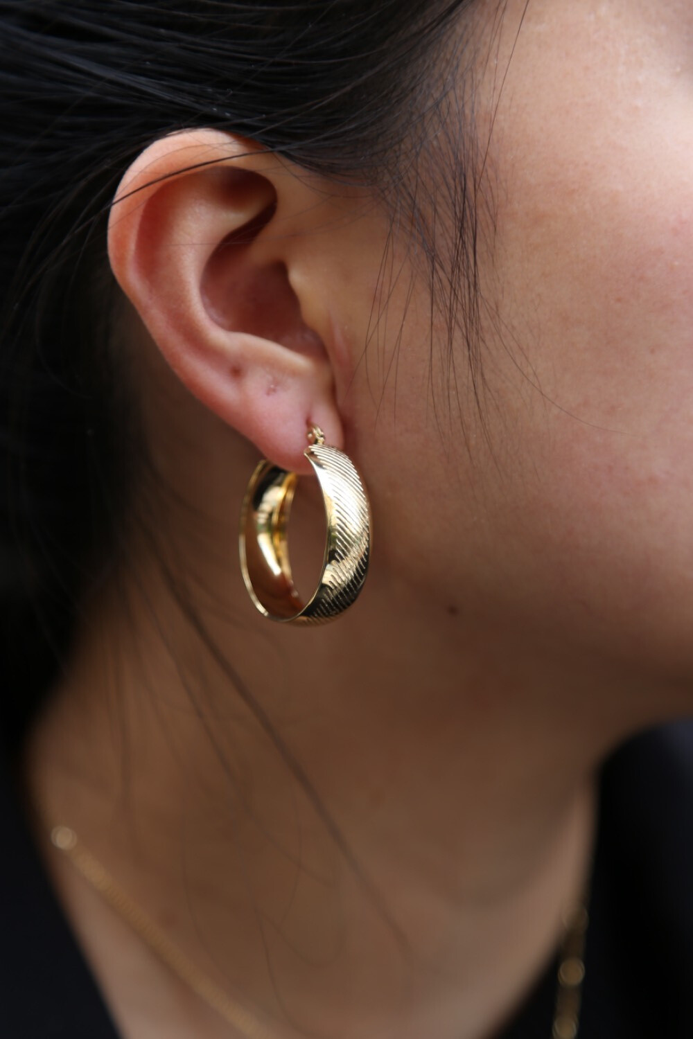 Grossiste MAISON OKAMI - Boucles d’oreilles créoles texturées