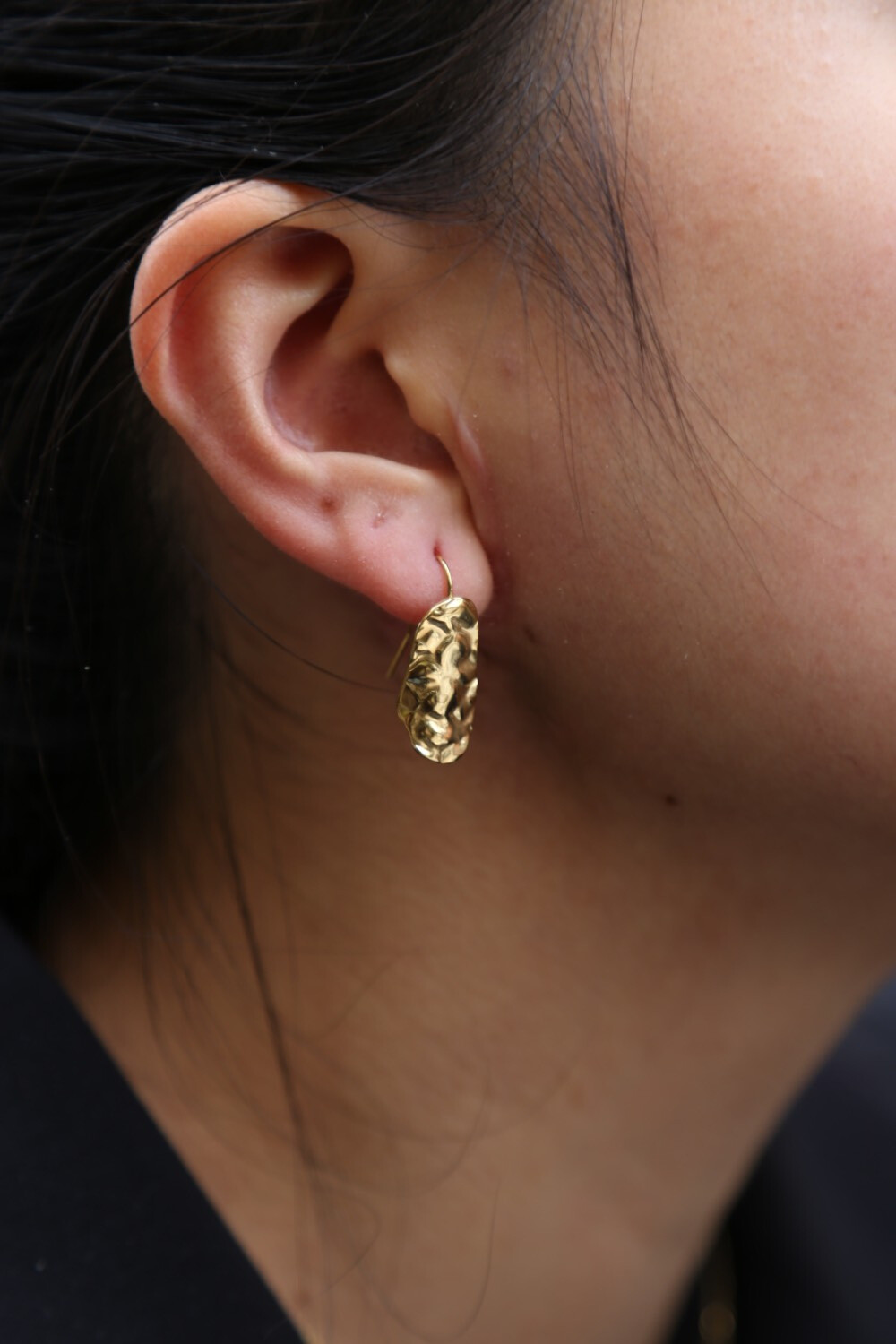 Grossiste MAISON OKAMI - Boucles d’oreilles texturées modernes