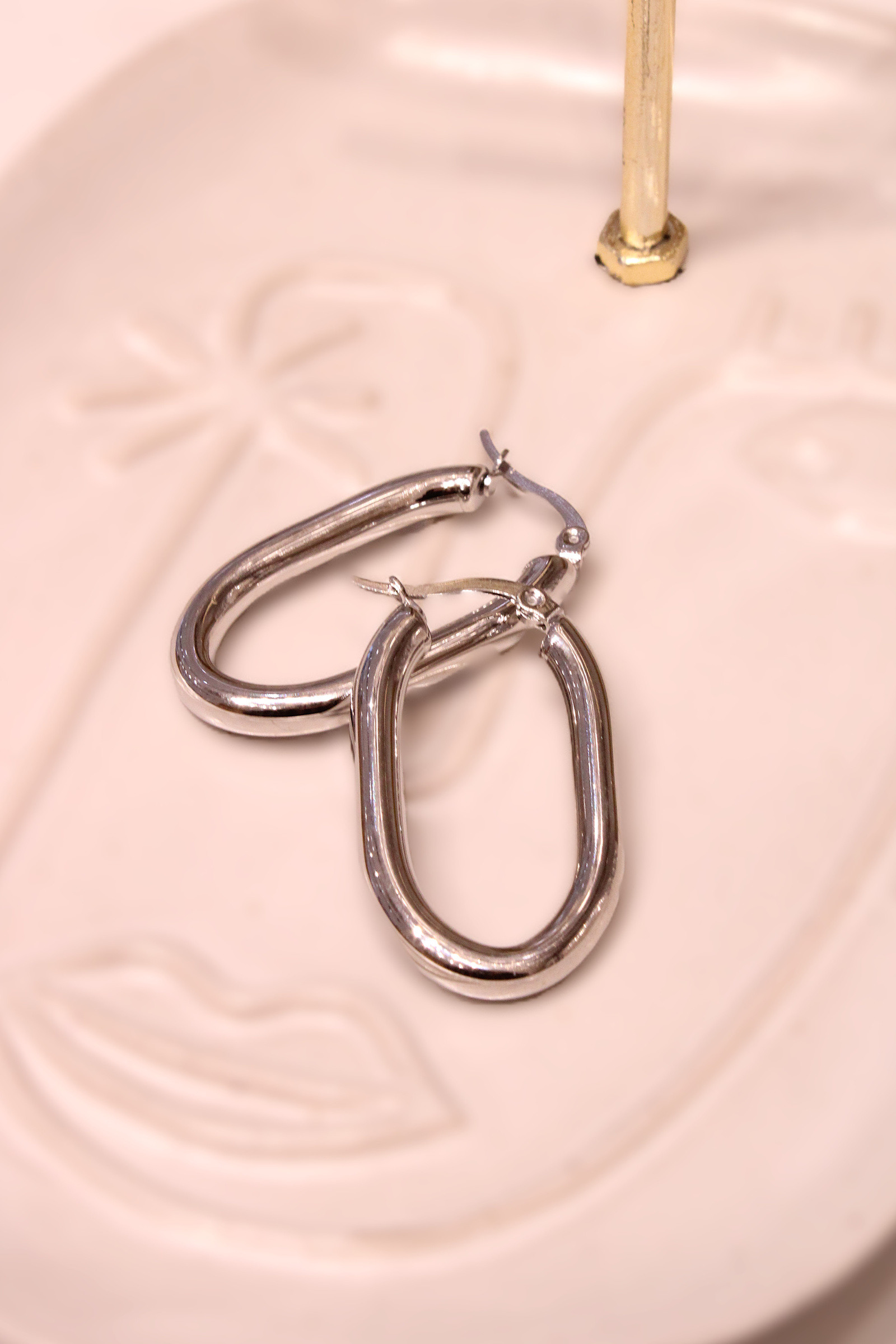 Grossiste MAISON OKAMI - Boucles d’oreilles ovales modernes