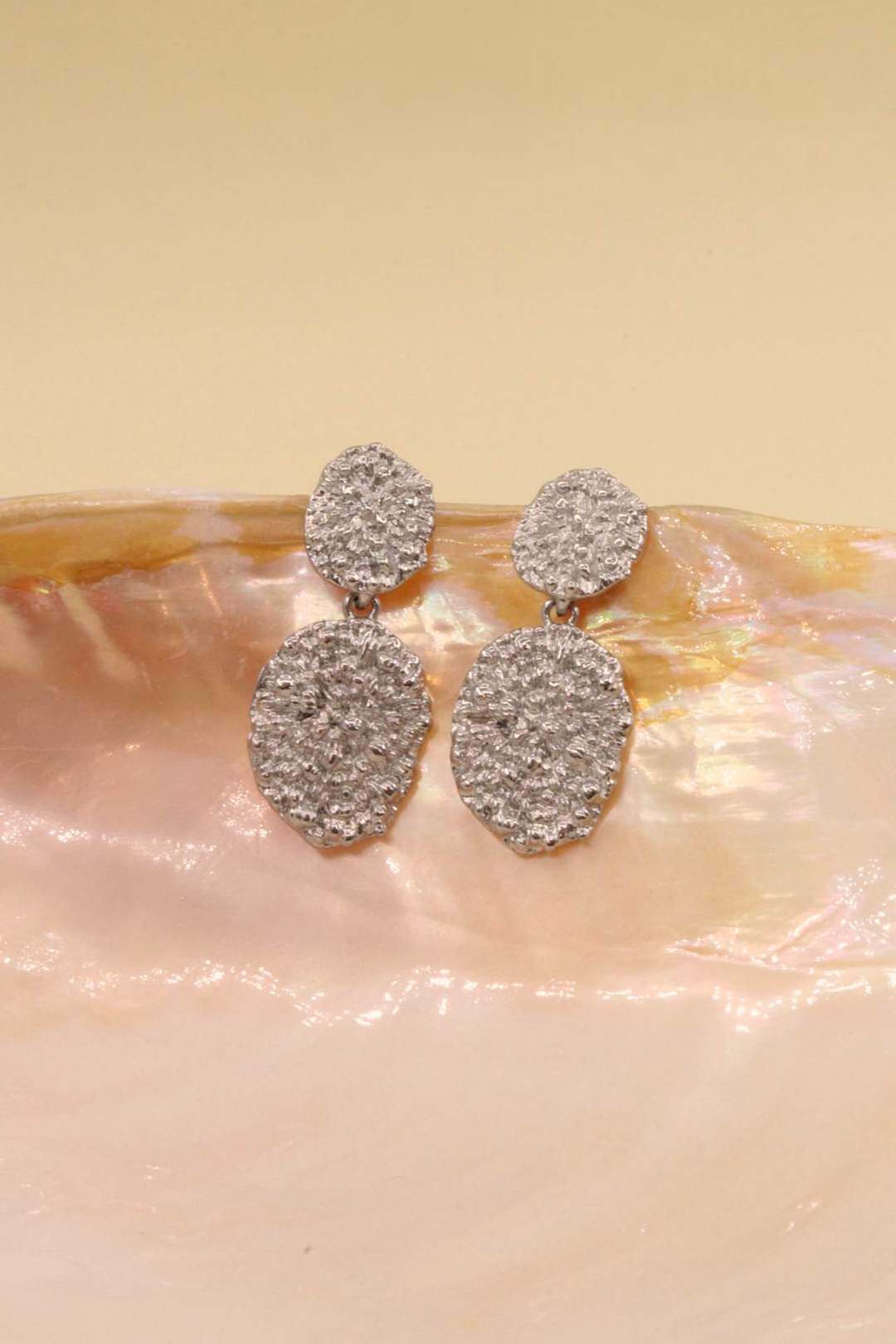 Wholesaler MAISON OKAMI - Textured stainless steel drop earrings