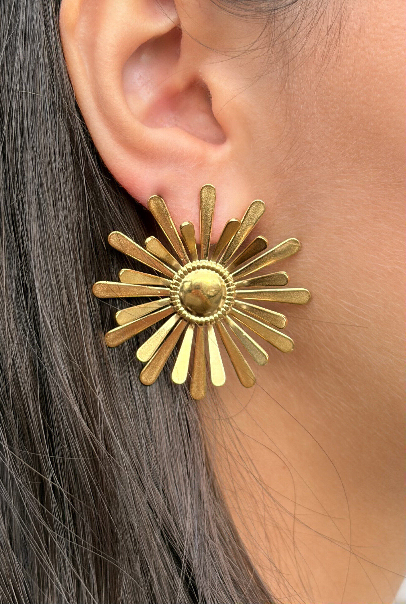 Wholesaler MAISON OKAMI - Stainless steel sun earring with stone detail