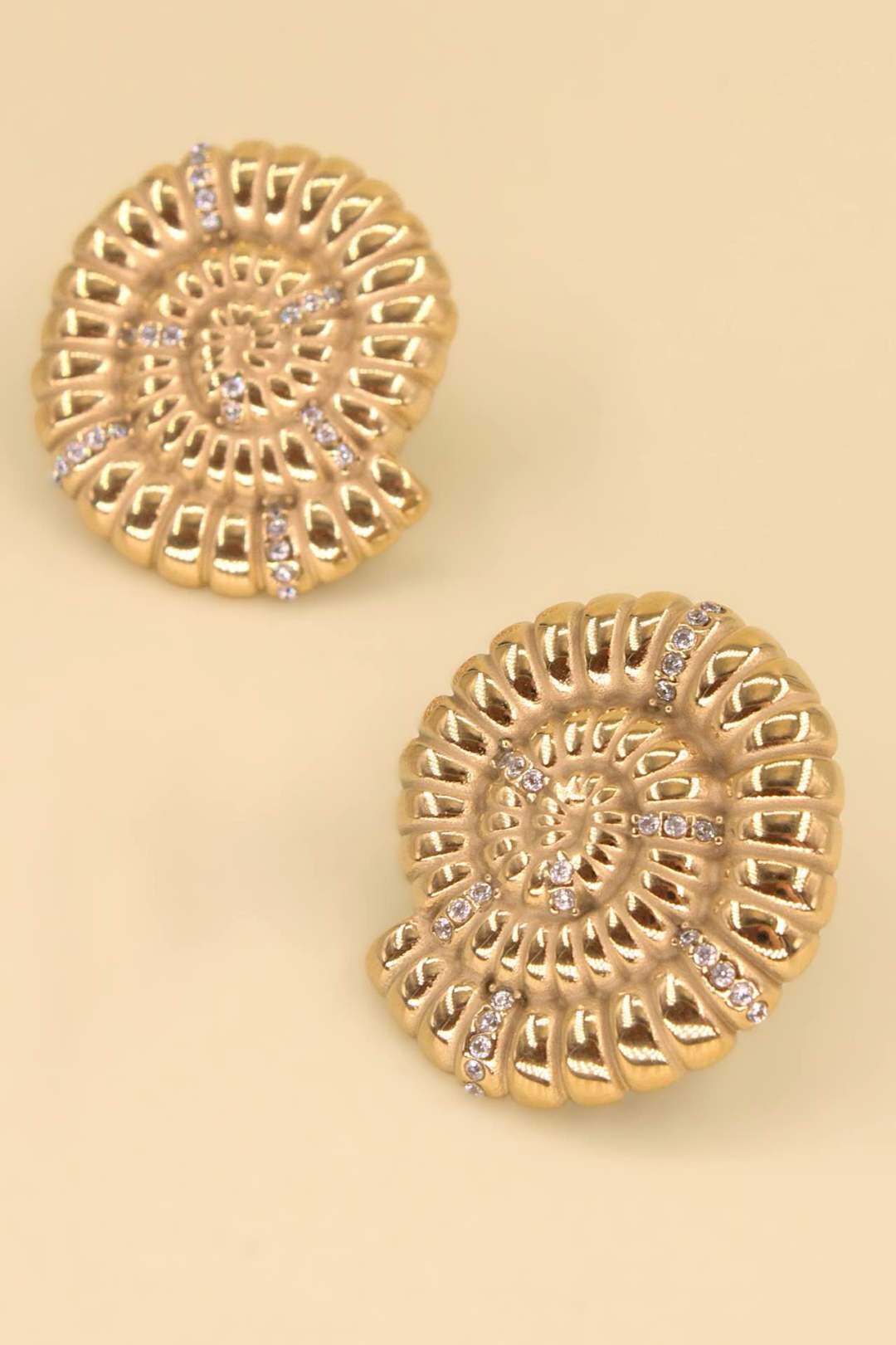 Grossiste MAISON OKAMI - Boucles d'oreilles ammonite acier inoxydable